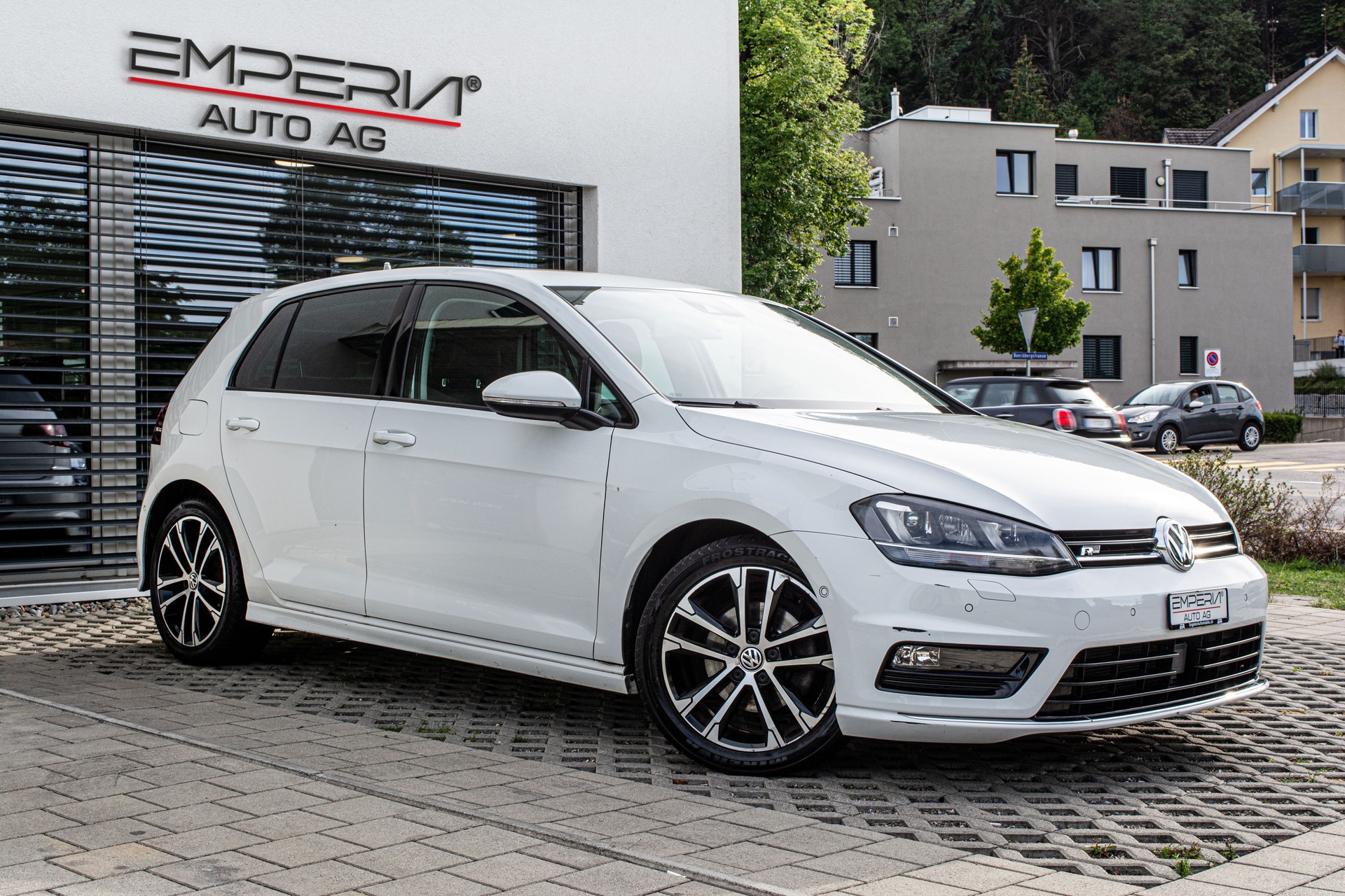VW Golf 1.4 TSI R-Line Design DSG-image-2