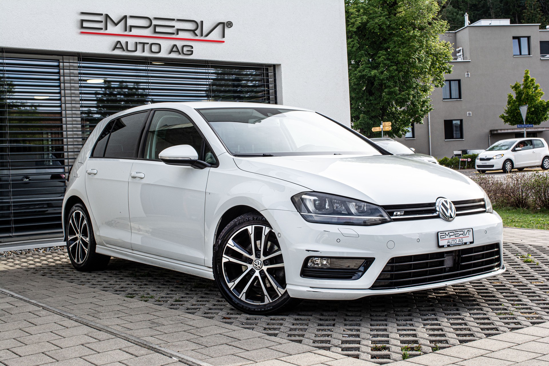 VW Golf 1.4 TSI R-Line Design DSG-image-1