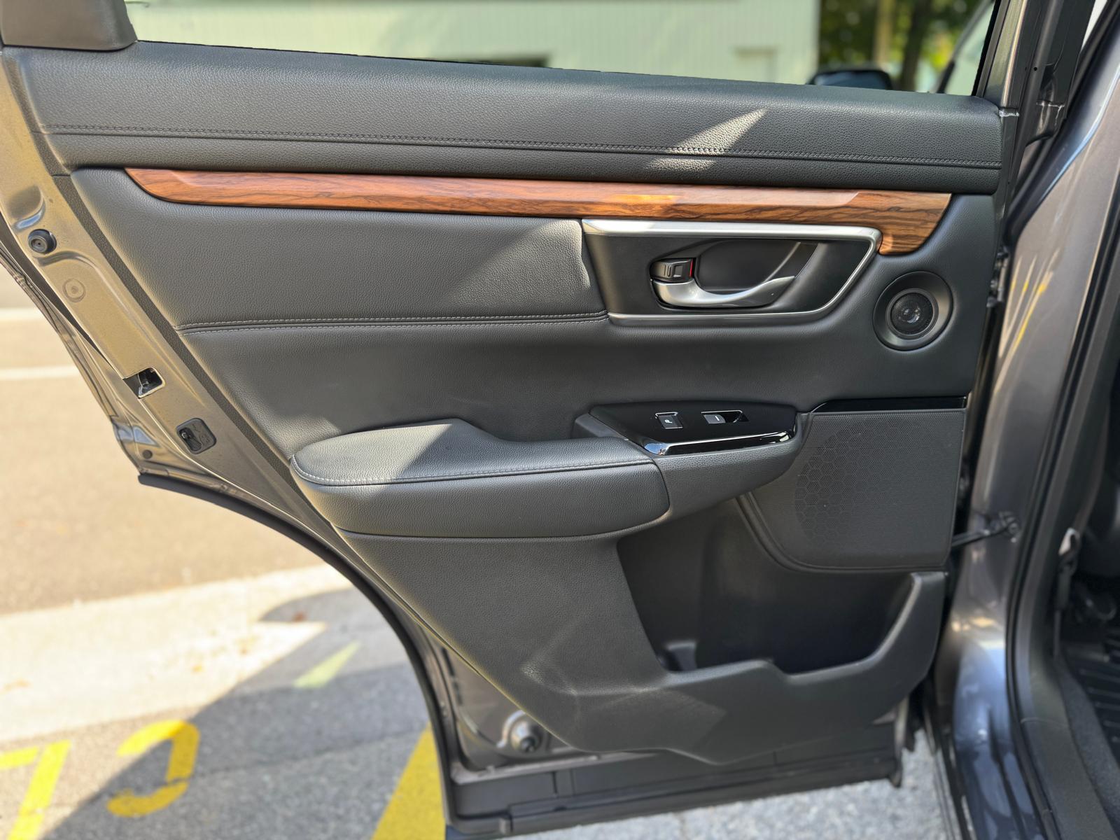 HONDA CR-V 2.0i MMD Hybrid Executive 4WD Automatic-image-14