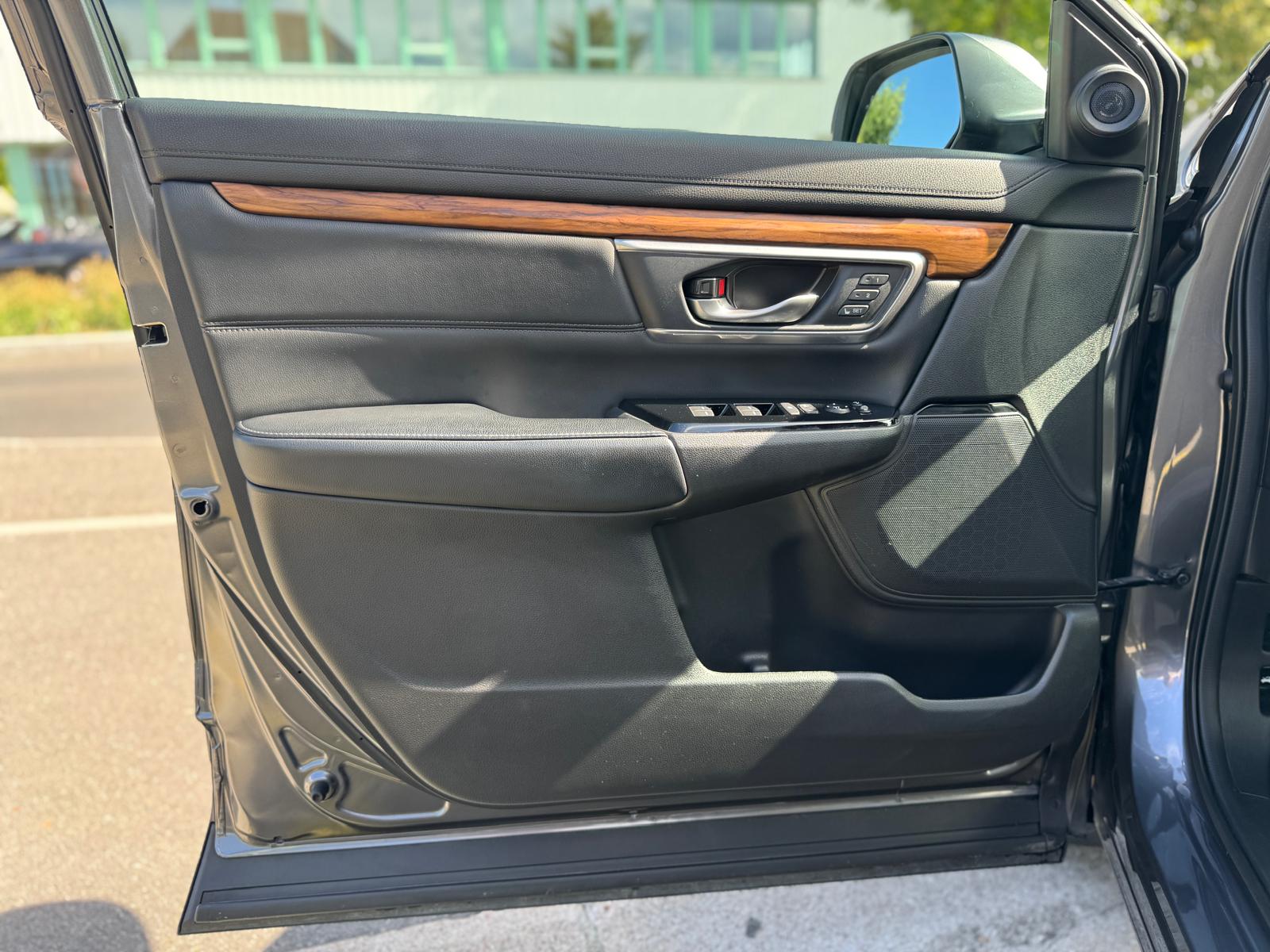 HONDA CR-V 2.0i MMD Hybrid Executive 4WD Automatic-image-11