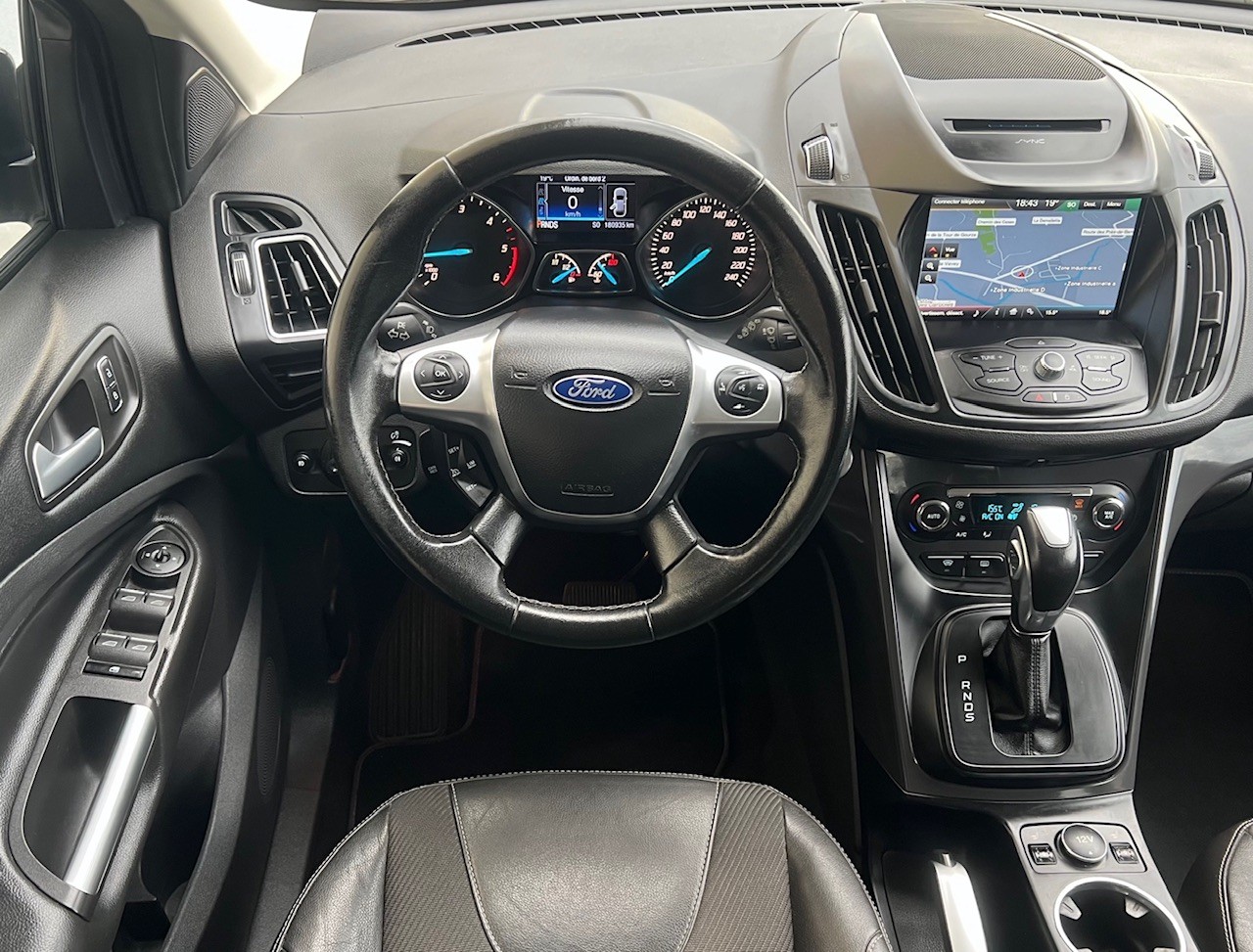 FORD Kuga 2.0 TDCi Sync Edition 4WD PowerShift-image-10
