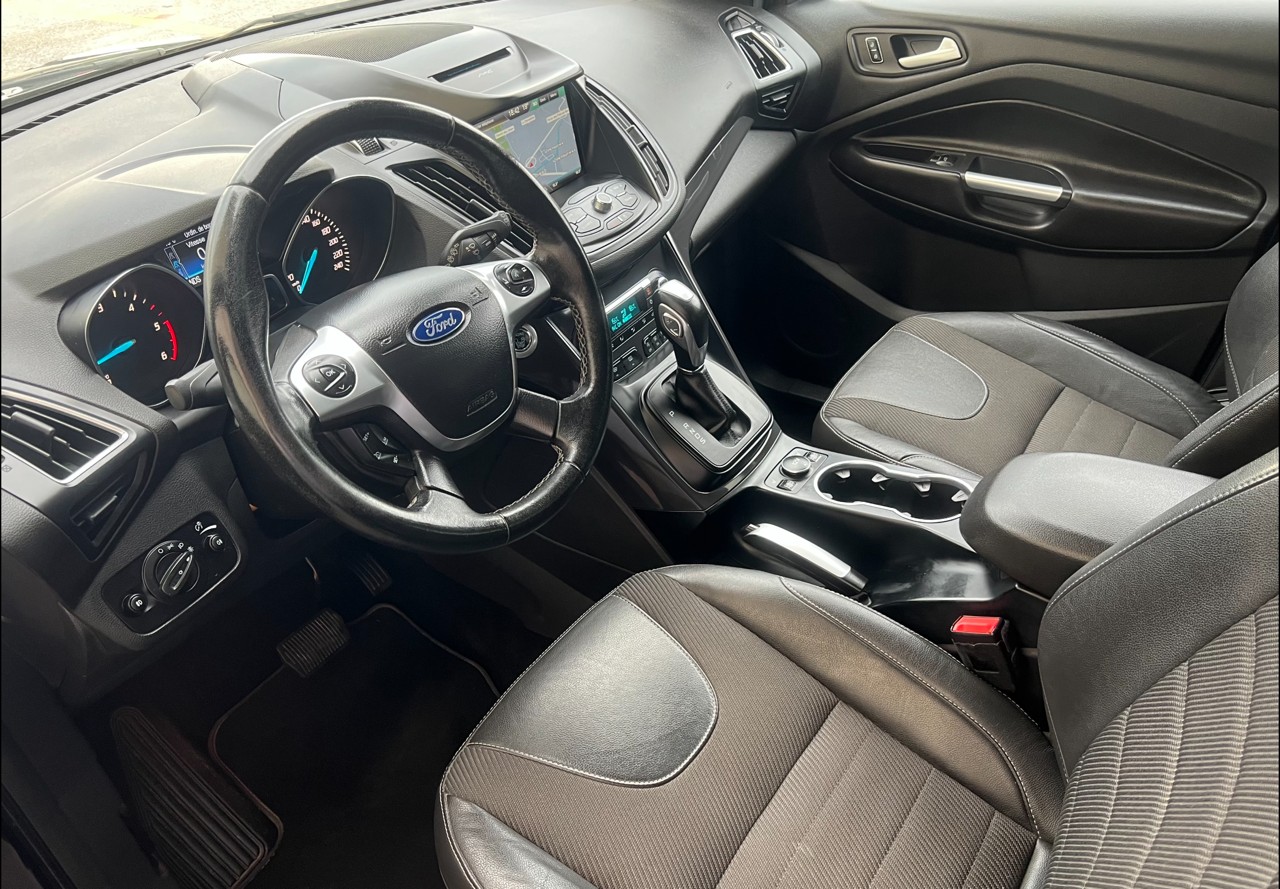 FORD Kuga 2.0 TDCi Sync Edition 4WD PowerShift-image-6