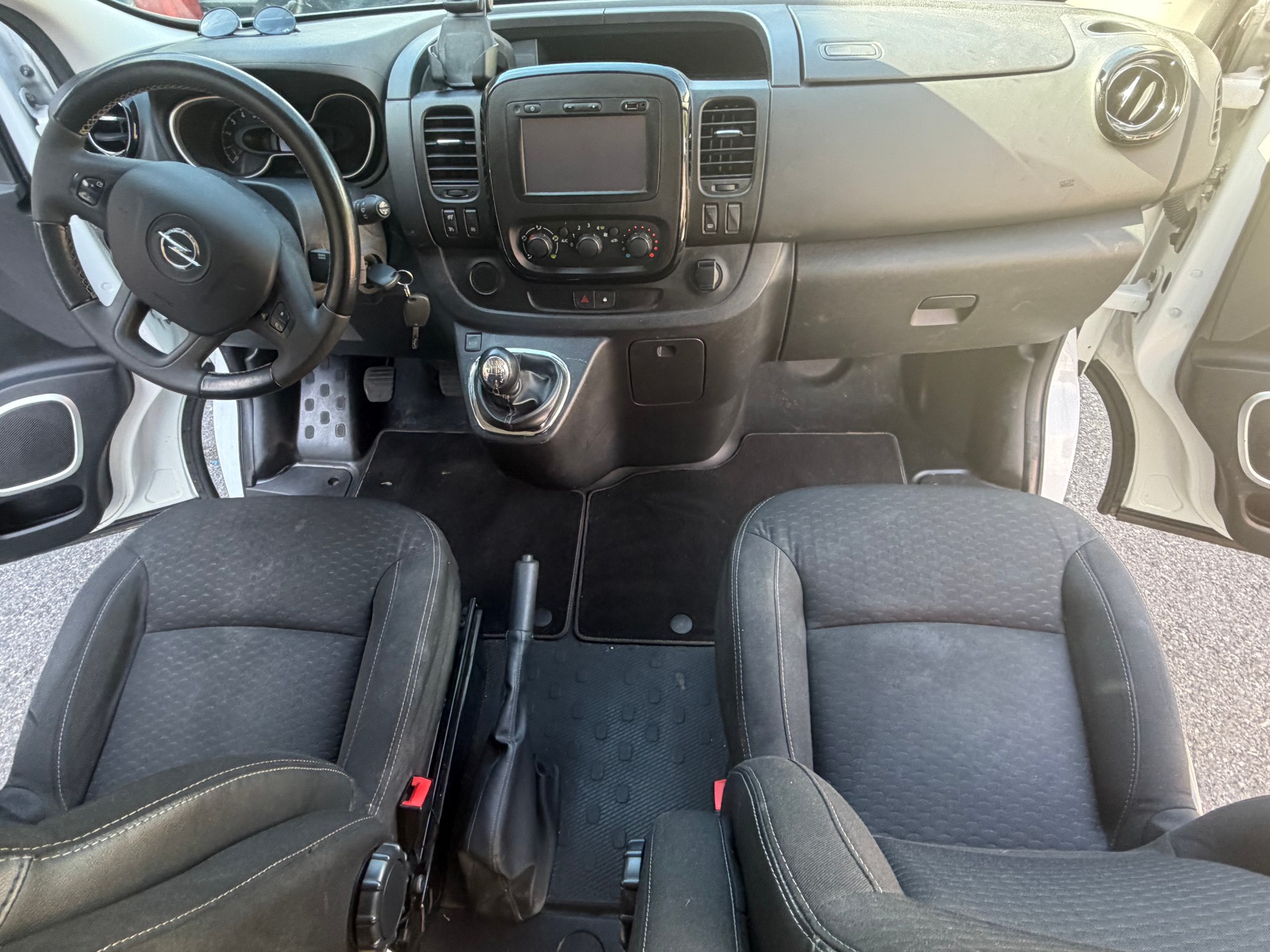 OPEL Vivaro 1.6 CDTI Combi+ 2.9t L1H1-image-1
