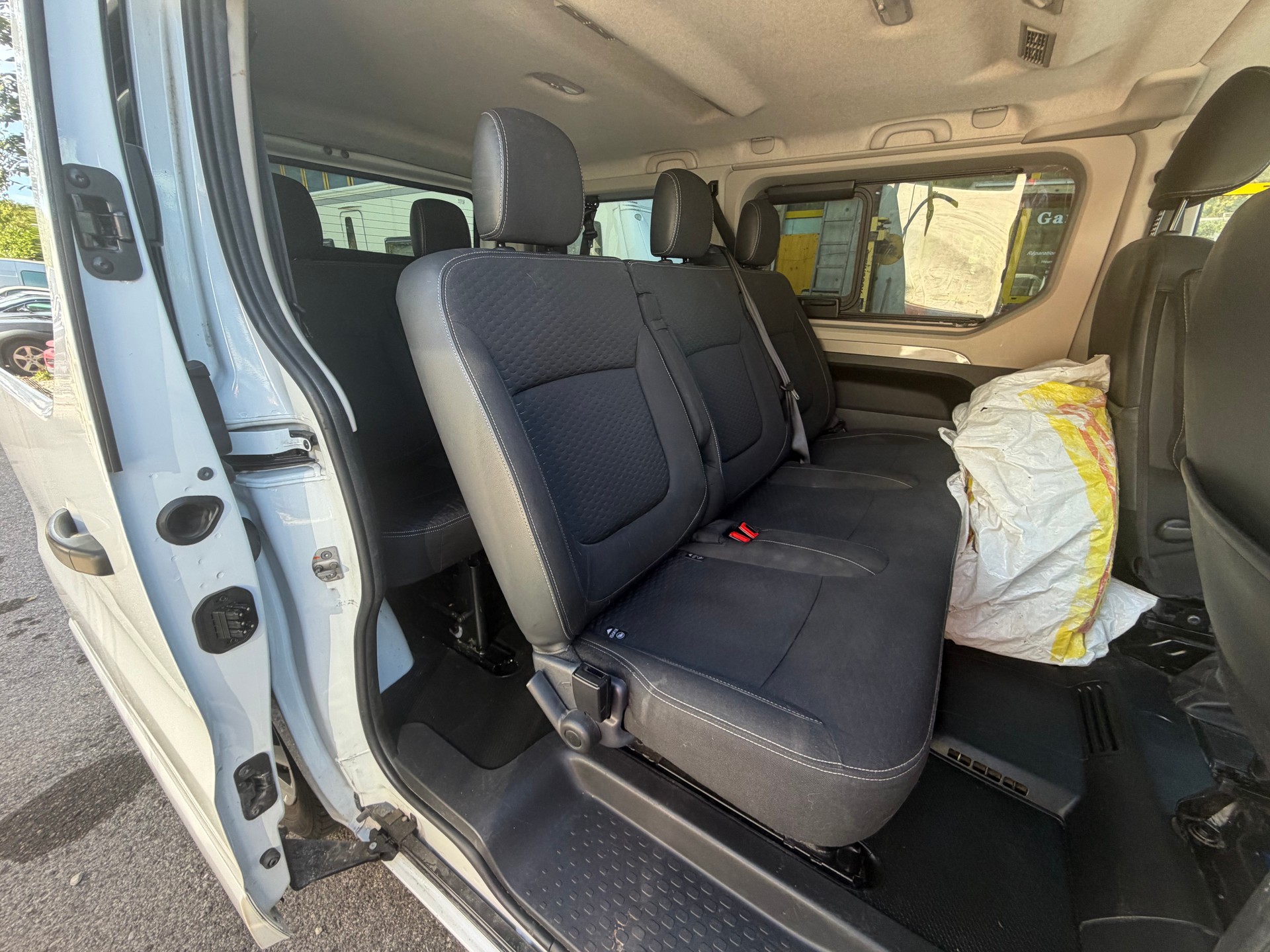 OPEL Vivaro 1.6 CDTI Combi+ 2.9t L1H1-image-8