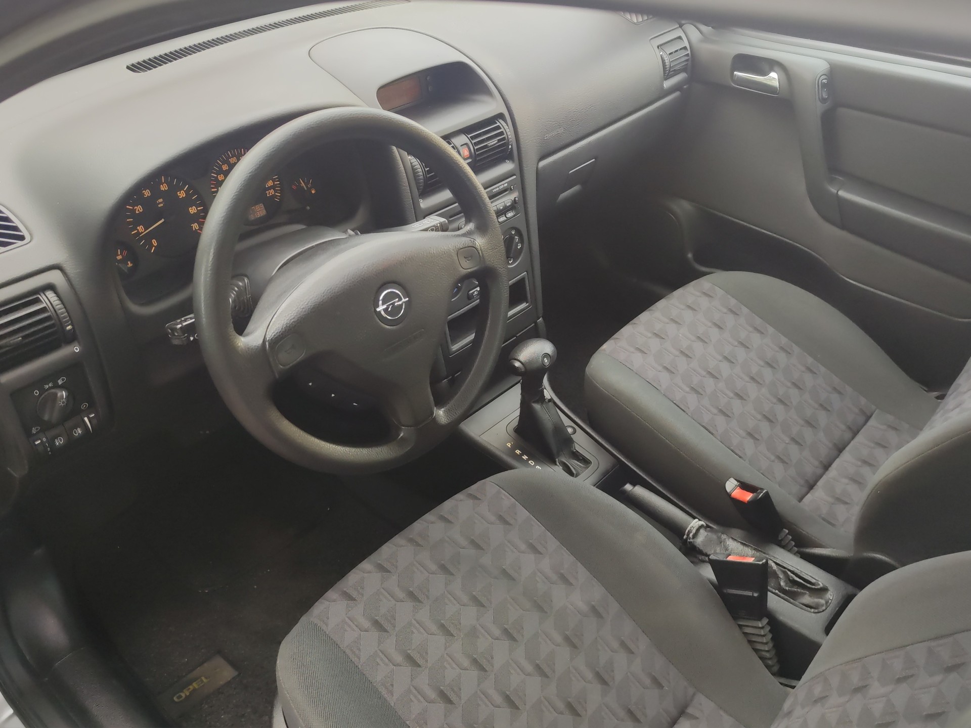 OPEL Astra 1.8i 16V Elegance-image-13