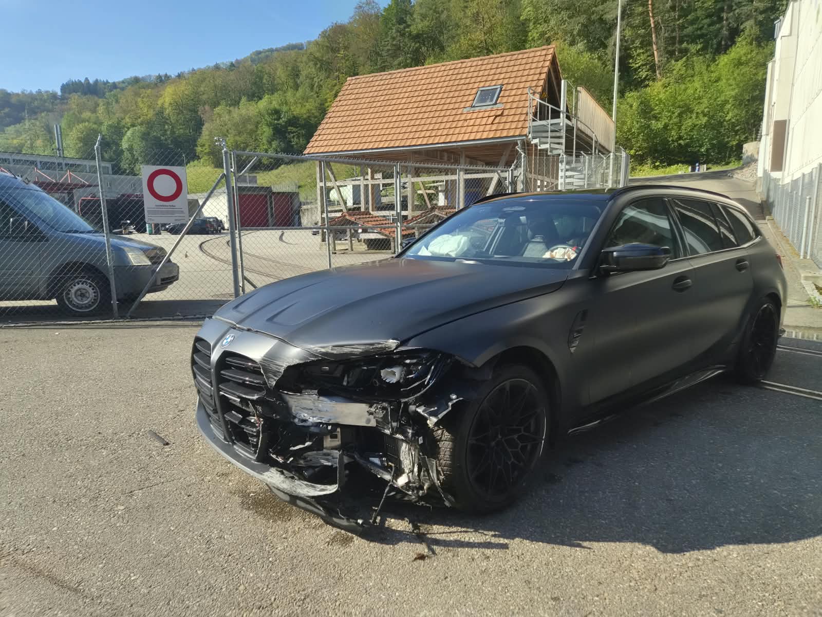 BMW M3 Touring xDrive Competition M-image-3