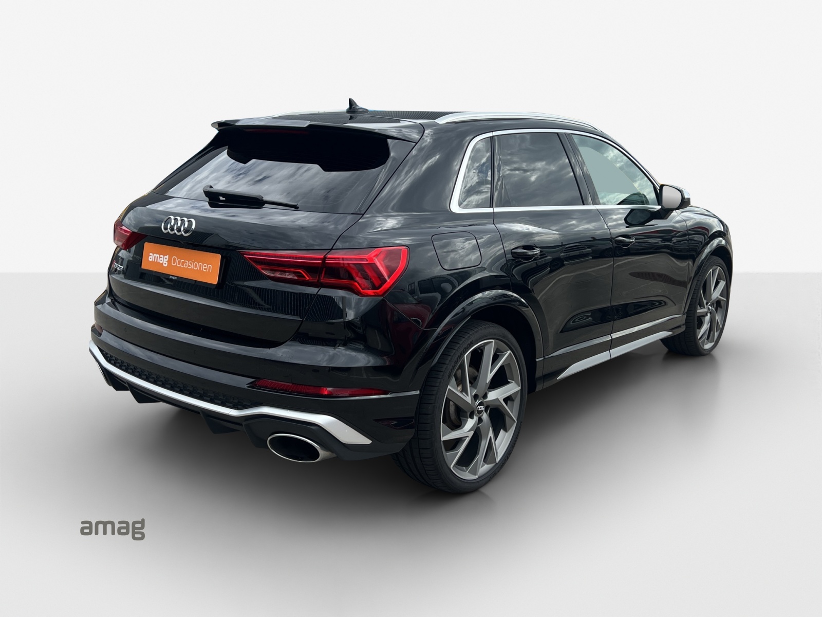 AUDI RS Q3 2.5 TFSI quattro S tronic-image-4