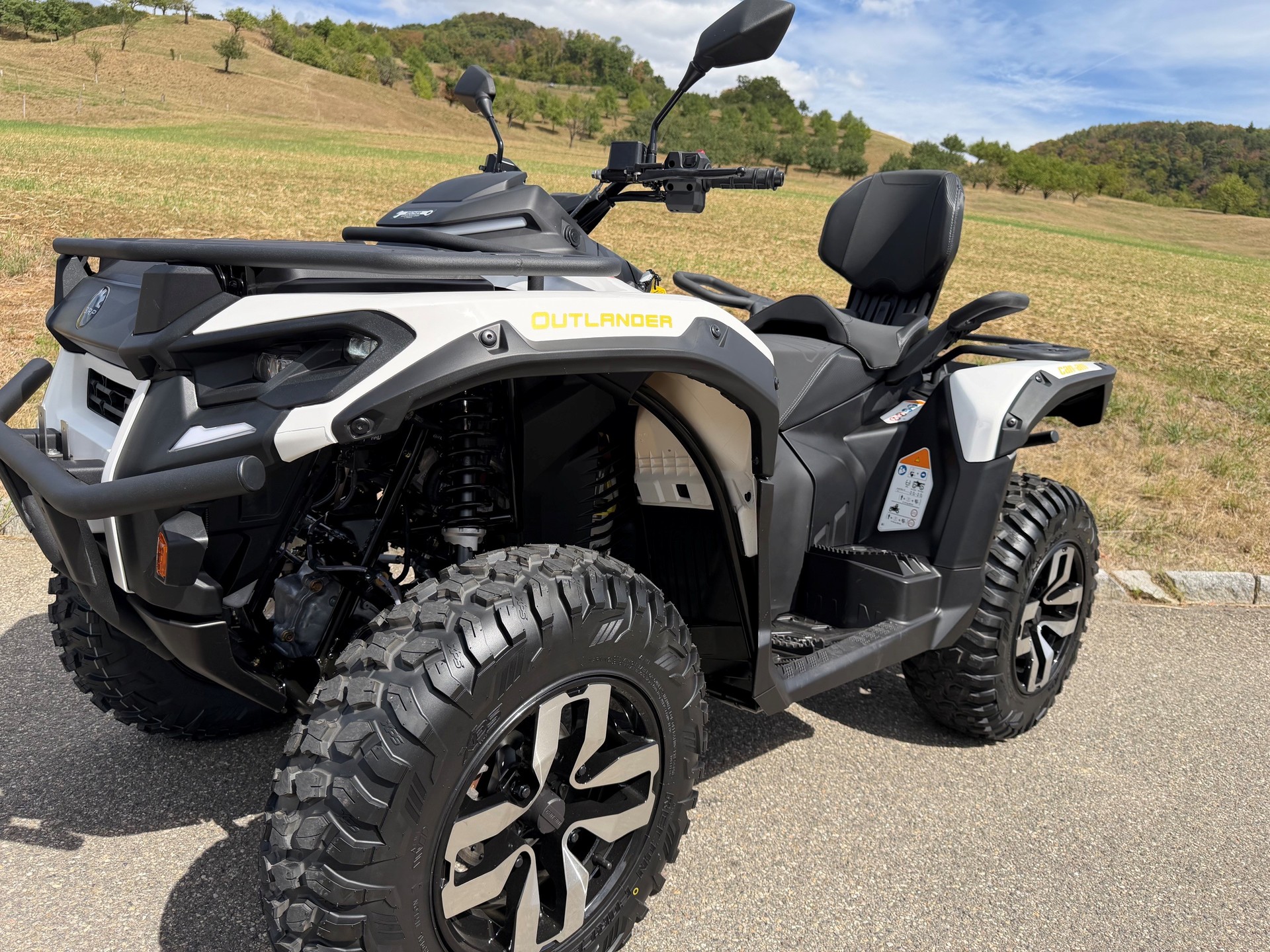 CAN-AM MAX ELECTRIC