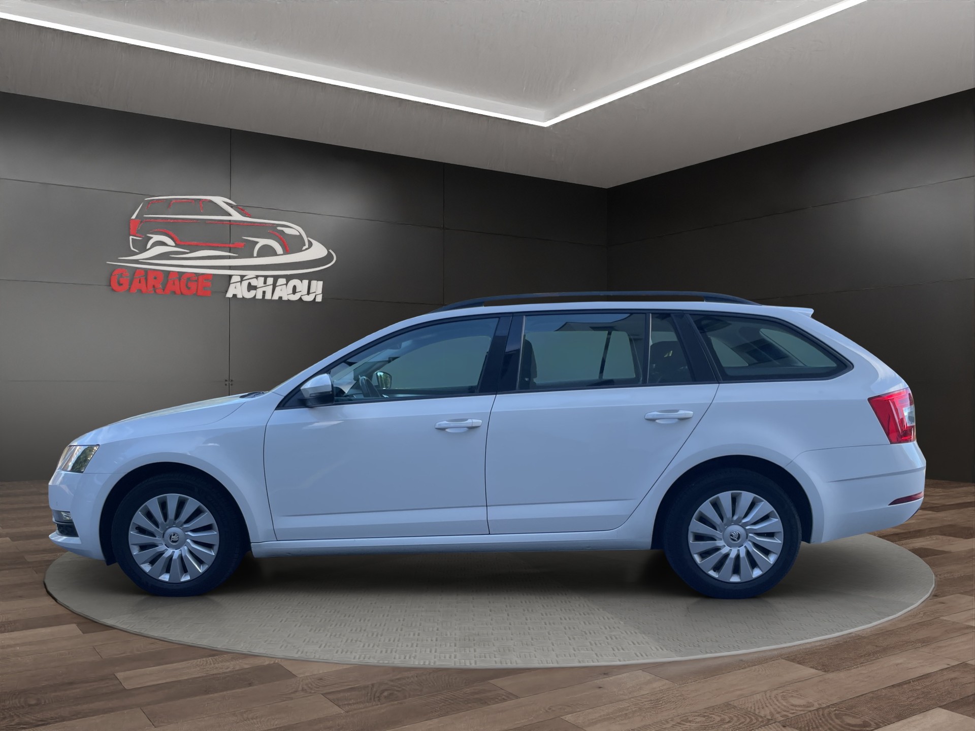 SKODA Octavia Combi 2.0 TDI Ambition DSG-image-2