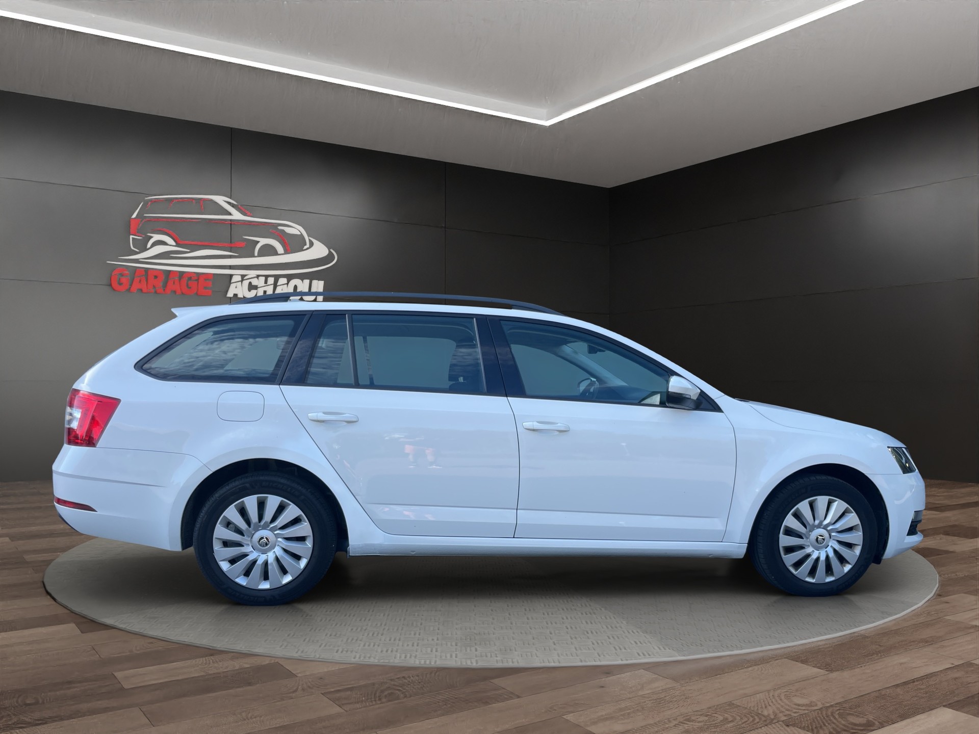 SKODA Octavia Combi 2.0 TDI Ambition DSG-image-6