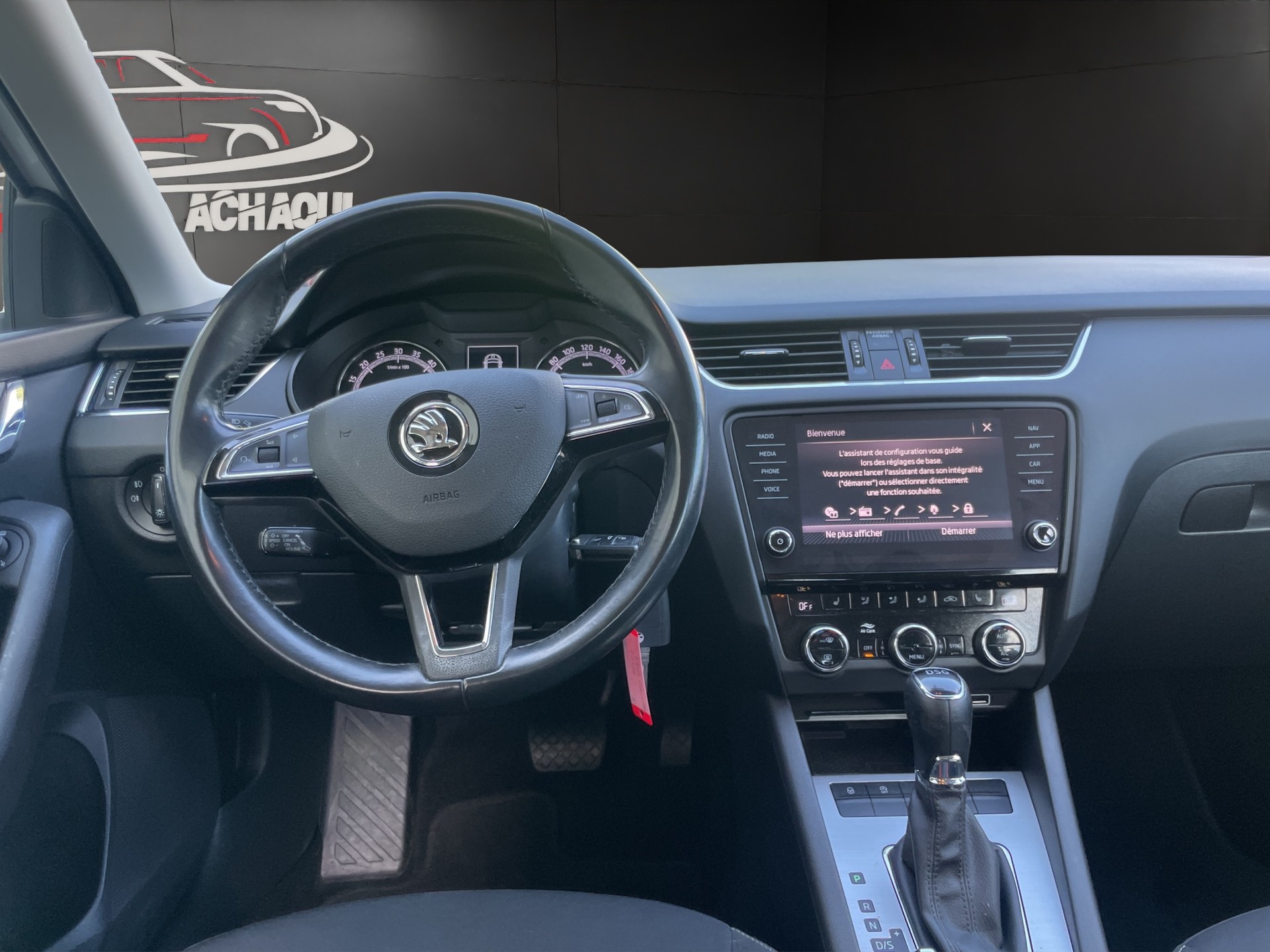 SKODA Octavia Combi 2.0 TDI Ambition DSG-image-9