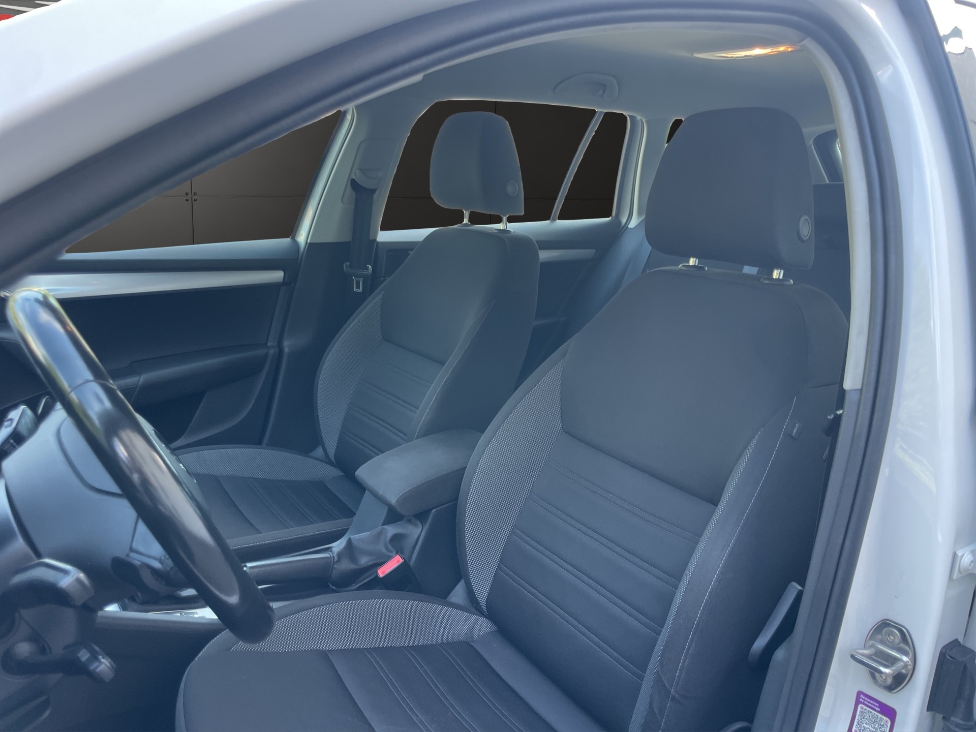 SKODA Octavia Combi 2.0 TDI Ambition DSG-image-8