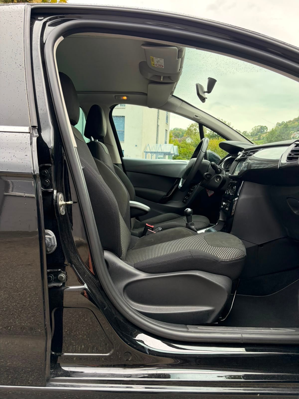 CITROEN C3 1.2i Exclusive-image-8