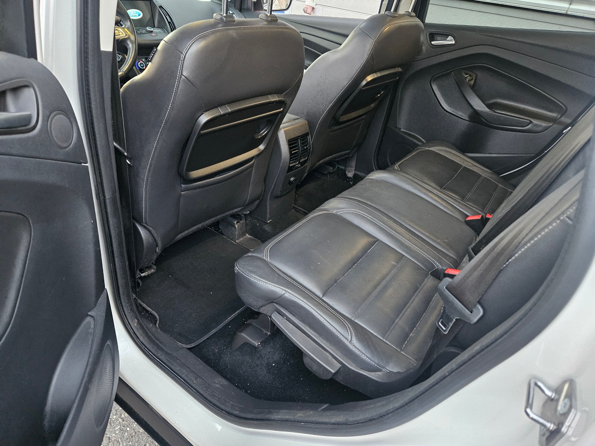 FORD Kuga 2.0 TDCi Titanium 4WD PowerShift-image-10