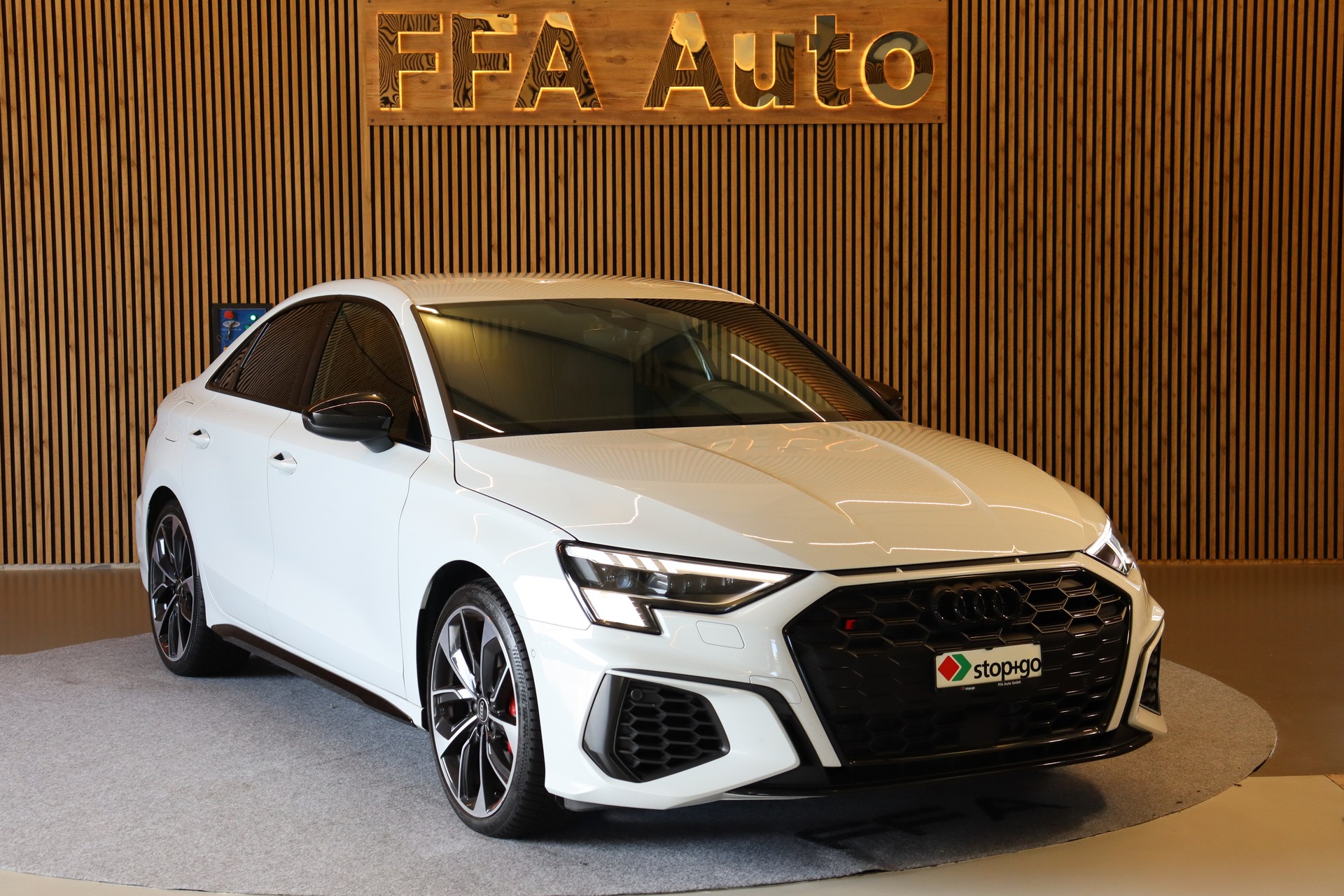 AUDI S3 Limousine 2.0 TFSI quattro S-Tronic-image-3