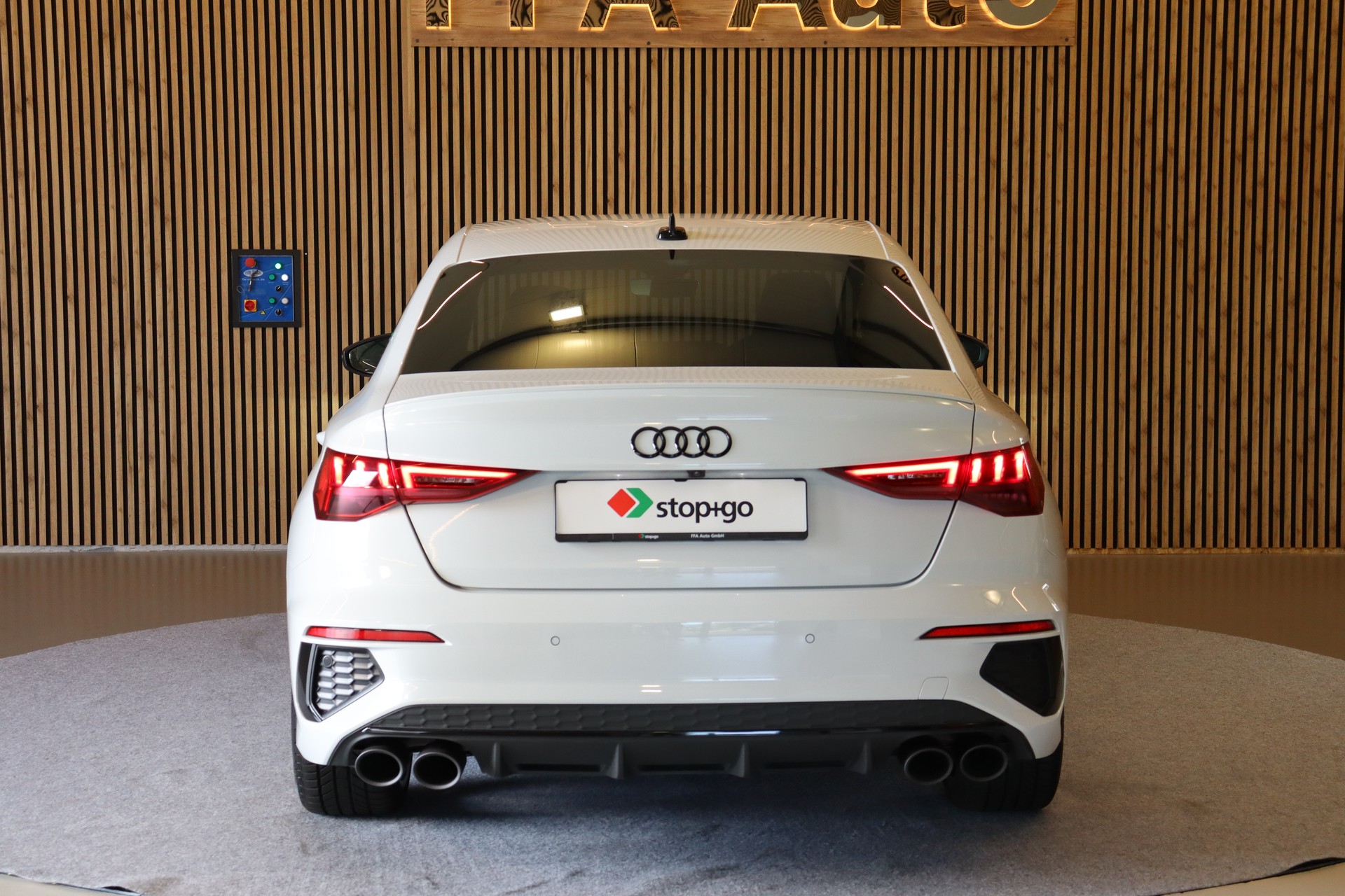 AUDI S3 Limousine 2.0 TFSI quattro S-Tronic-image-7