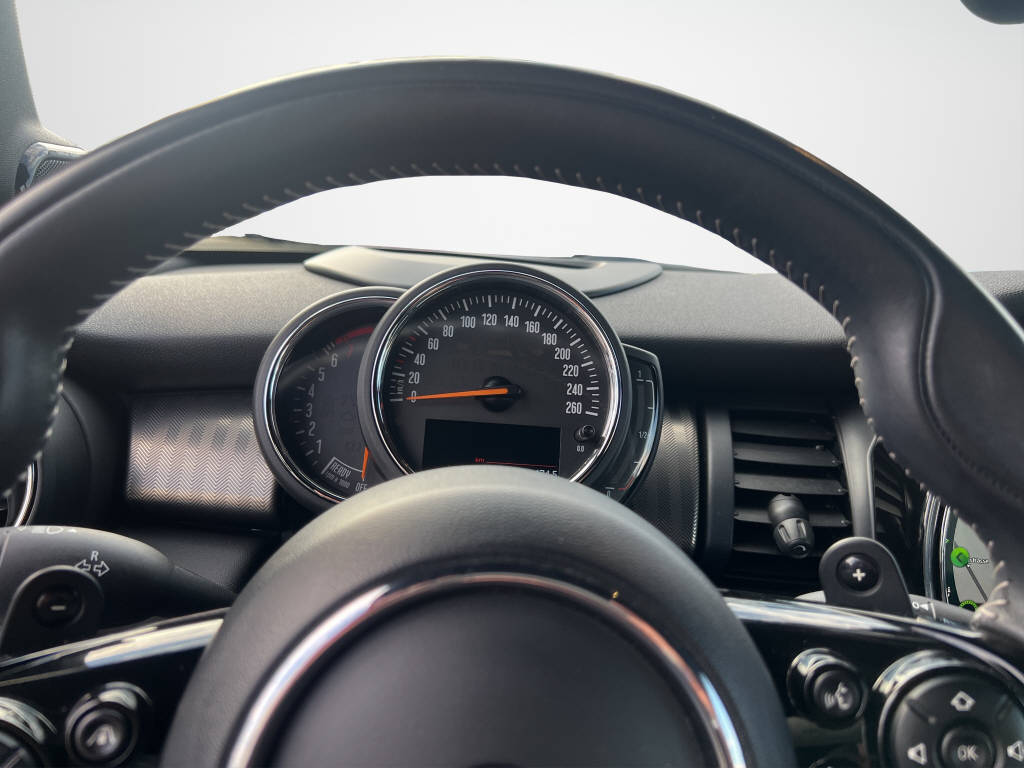 MINI Cabrio 2.0i Cooper S-image-10