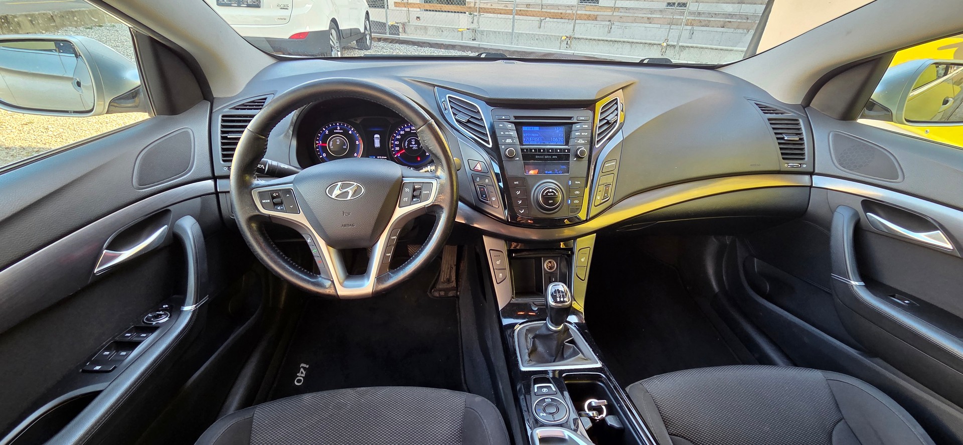 HYUNDAI i40 Wagon 1.7 CRDI Style-image-8