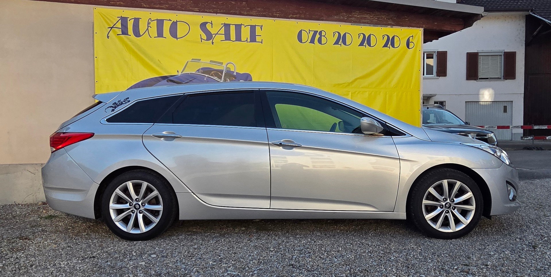 HYUNDAI i40 Wagon 1.7 CRDI Style-image-3