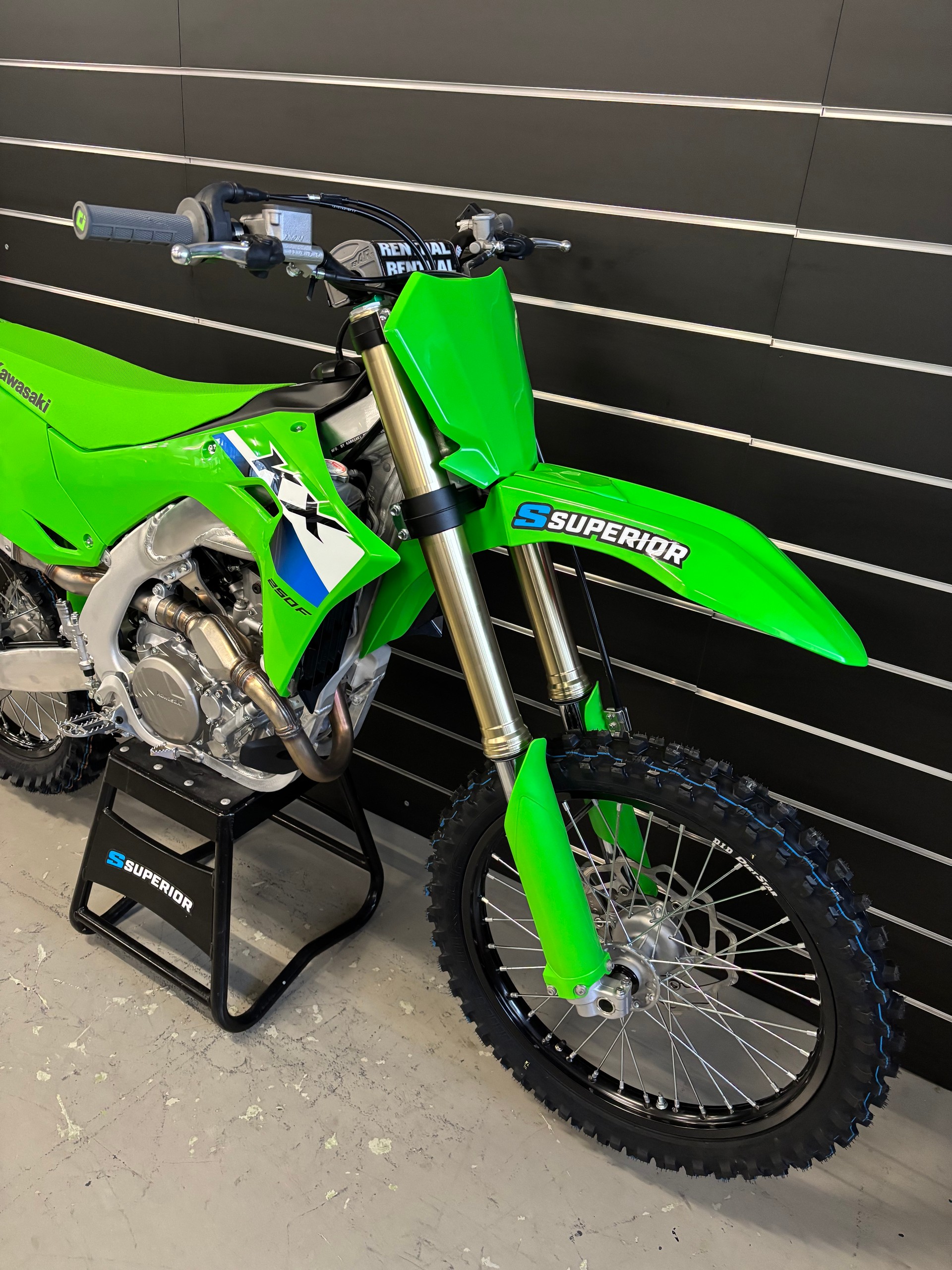 KAWASAKI KX 250F-showroom-element-2