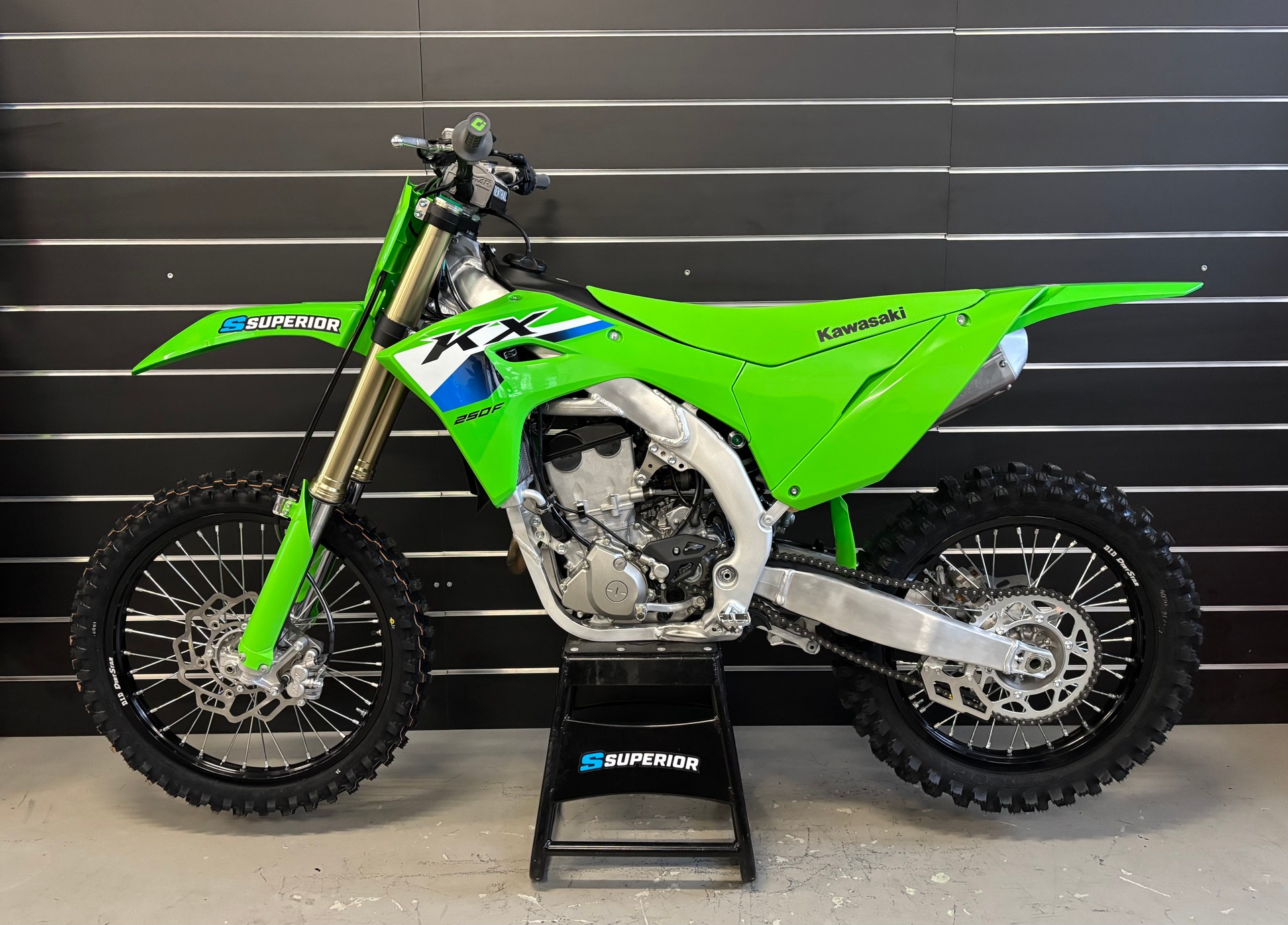 KAWASAKI KX 250F-showroom-element-1