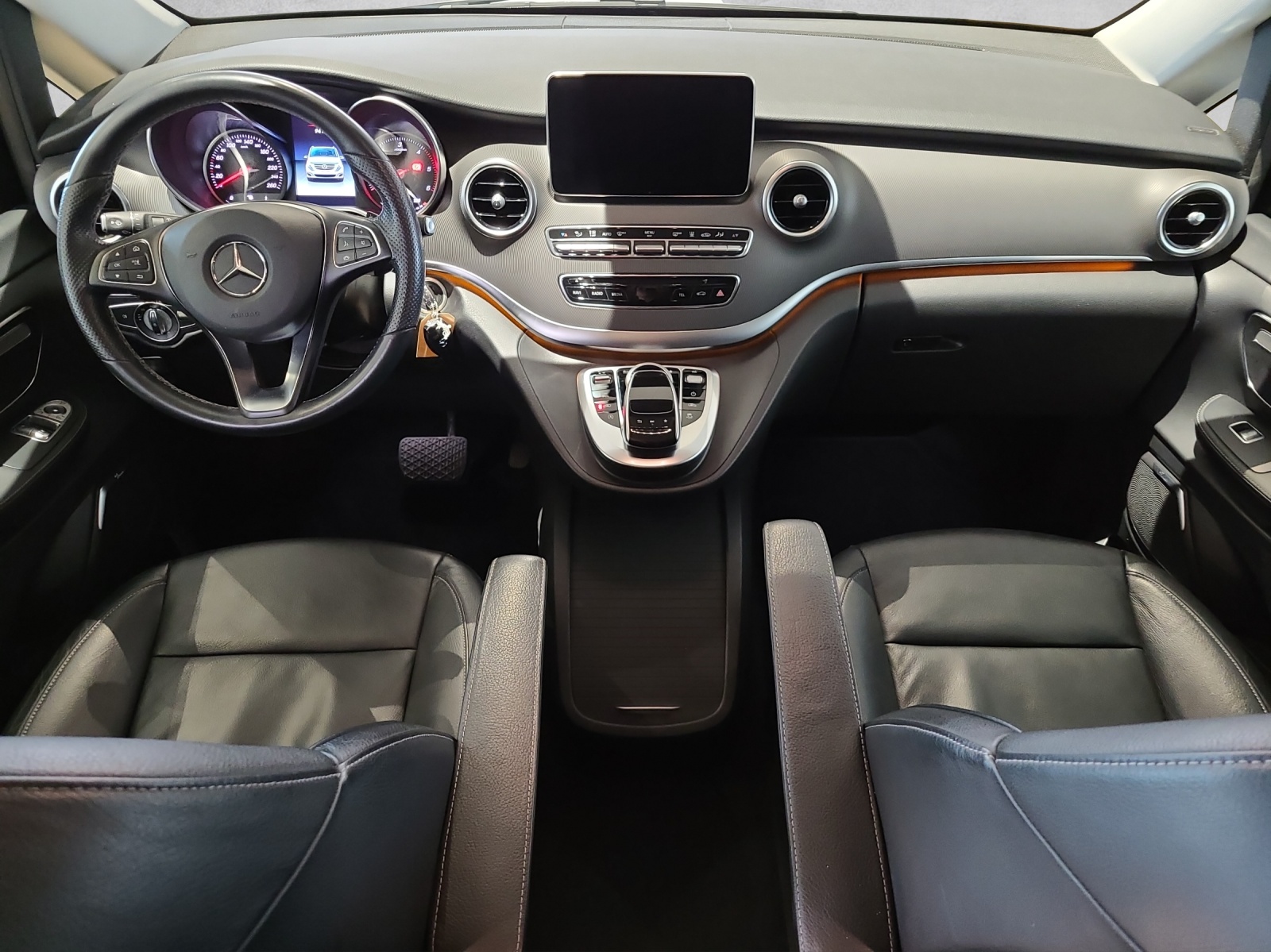 MERCEDES-BENZ V 250 d BlueTec Avant. lang 4m-image-3
