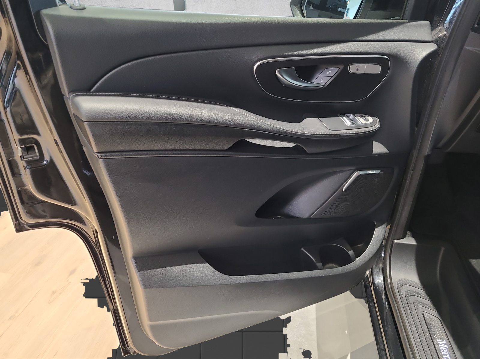 MERCEDES-BENZ V 250 d BlueTec Avant. lang 4m-image-14