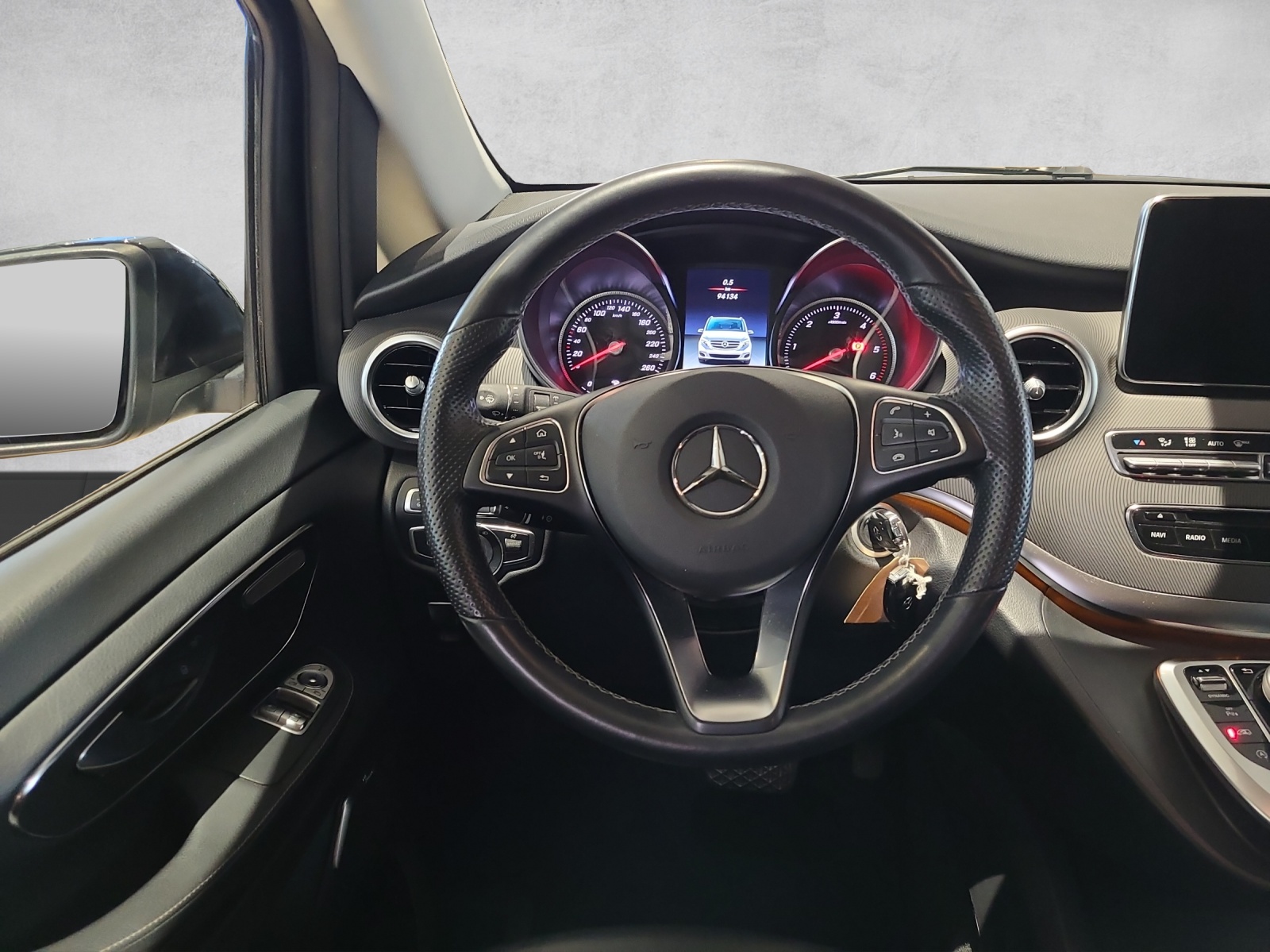 MERCEDES-BENZ V 250 d BlueTec Avant. lang 4m-image-4