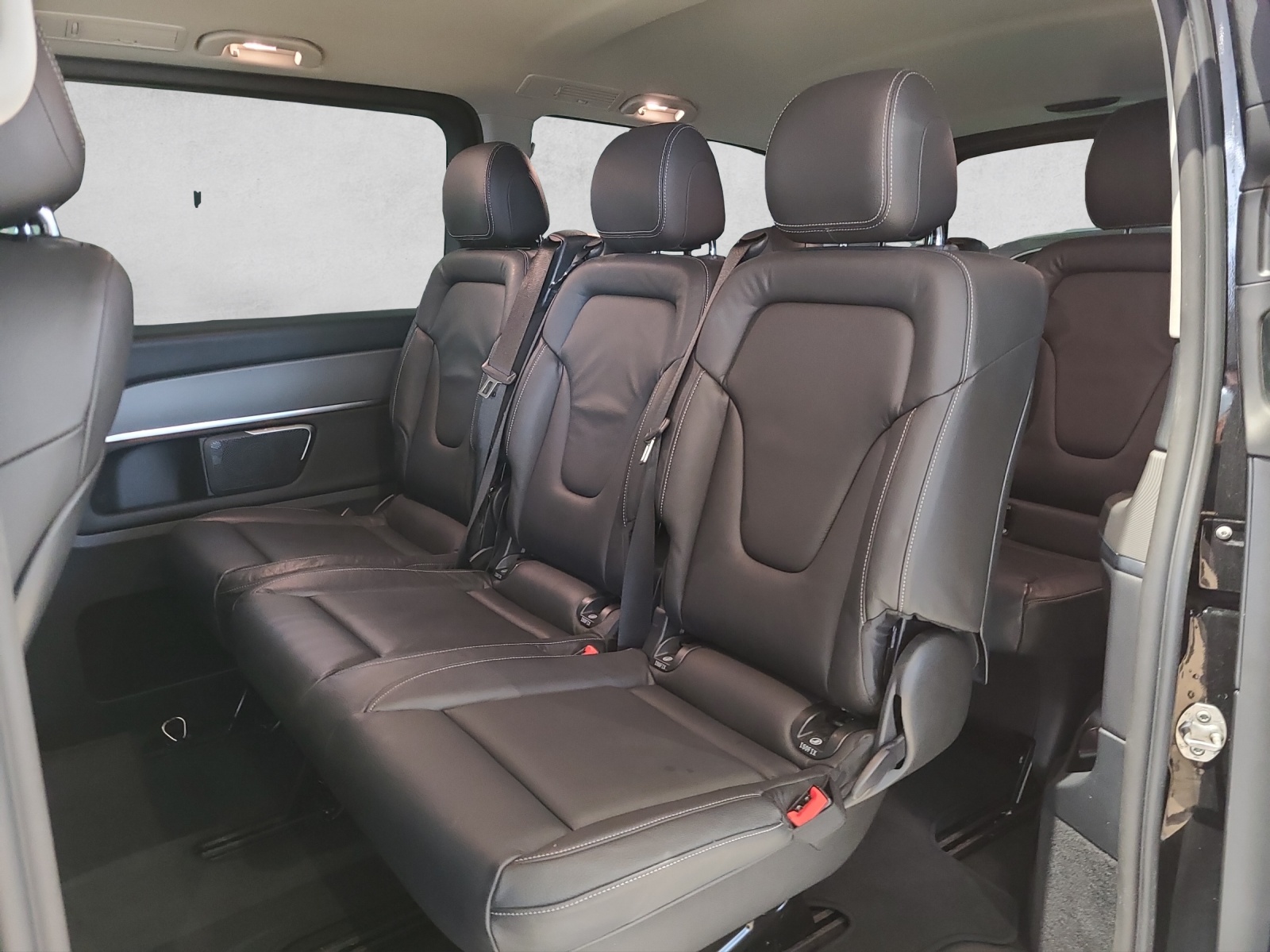 MERCEDES-BENZ V 250 d BlueTec Avant. lang 4m-image-2