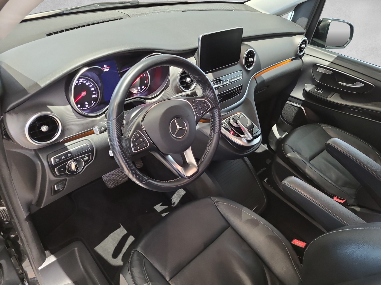 MERCEDES-BENZ V 250 d BlueTec Avant. lang 4m-image-12