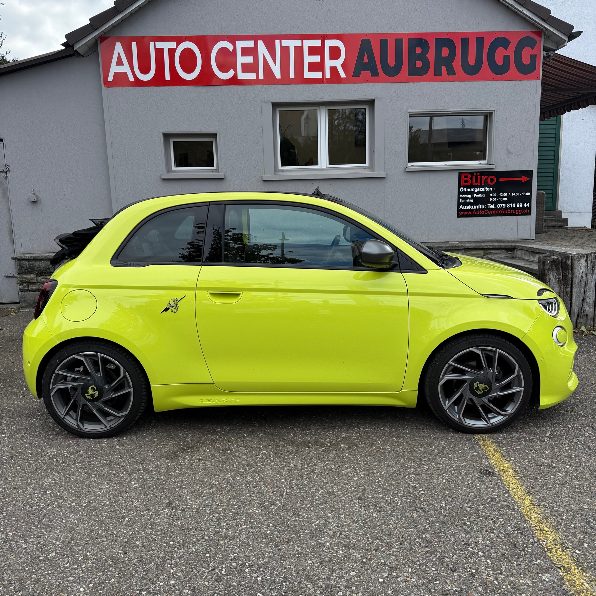 FIAT 500e Abarth Cabrio Scorpionissima-image-11