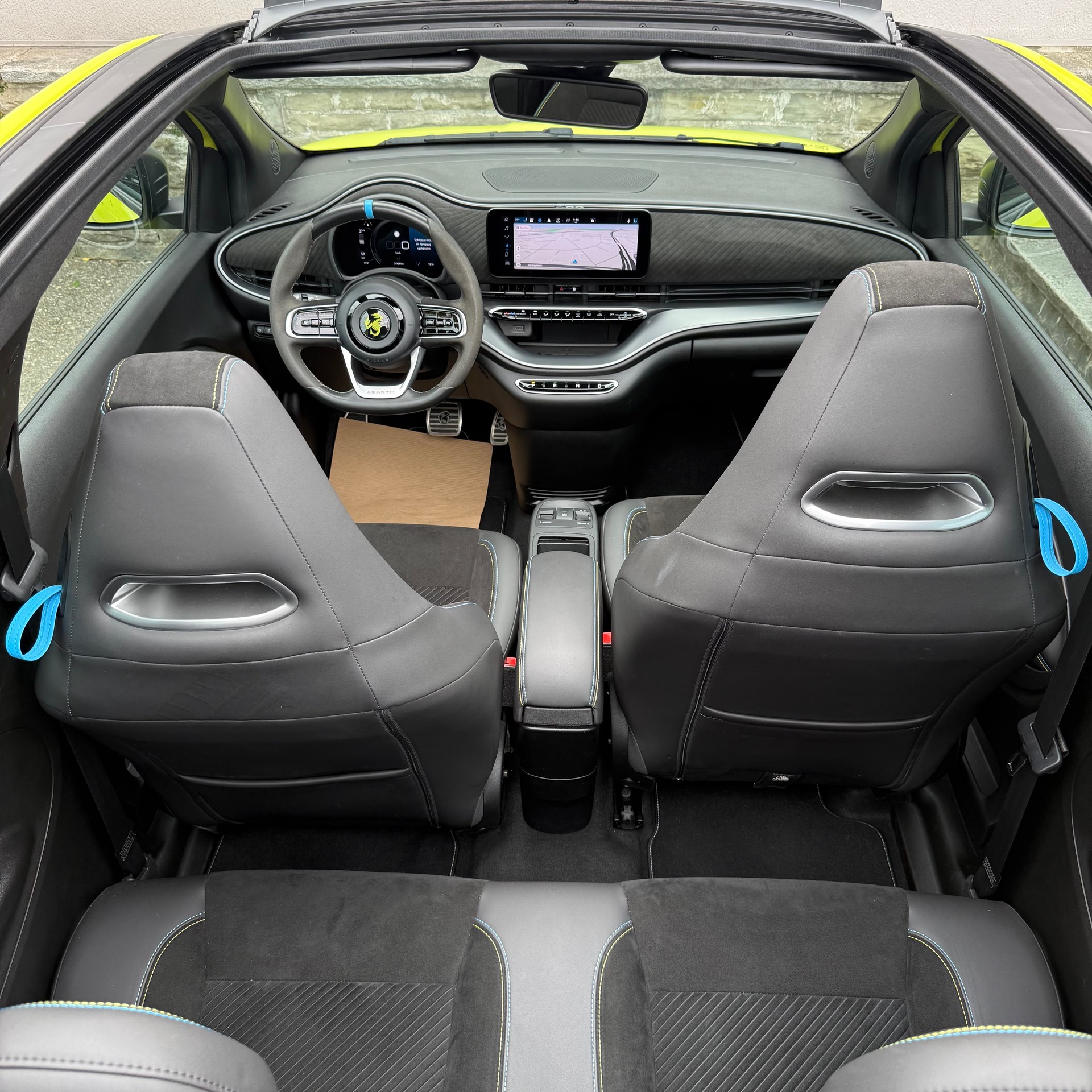 FIAT 500e Abarth Cabrio Scorpionissima-image-16