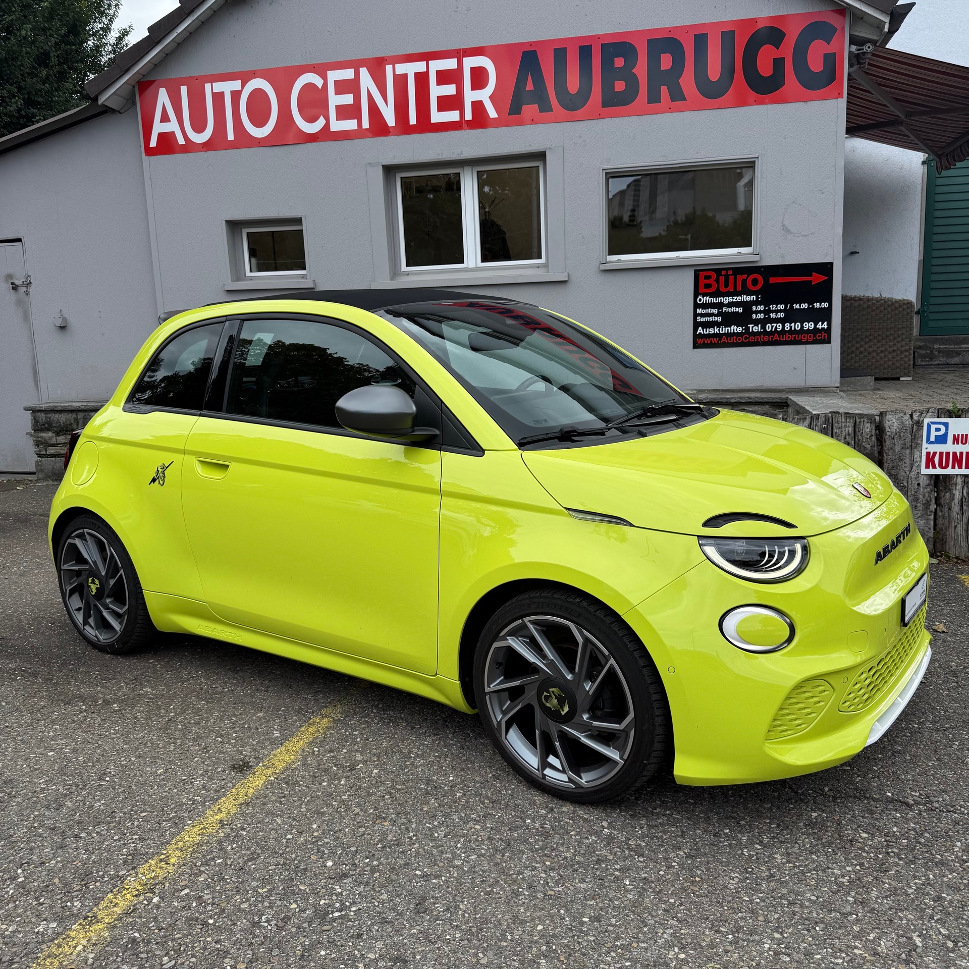 FIAT 500e Abarth Cabrio Scorpionissima-image-12