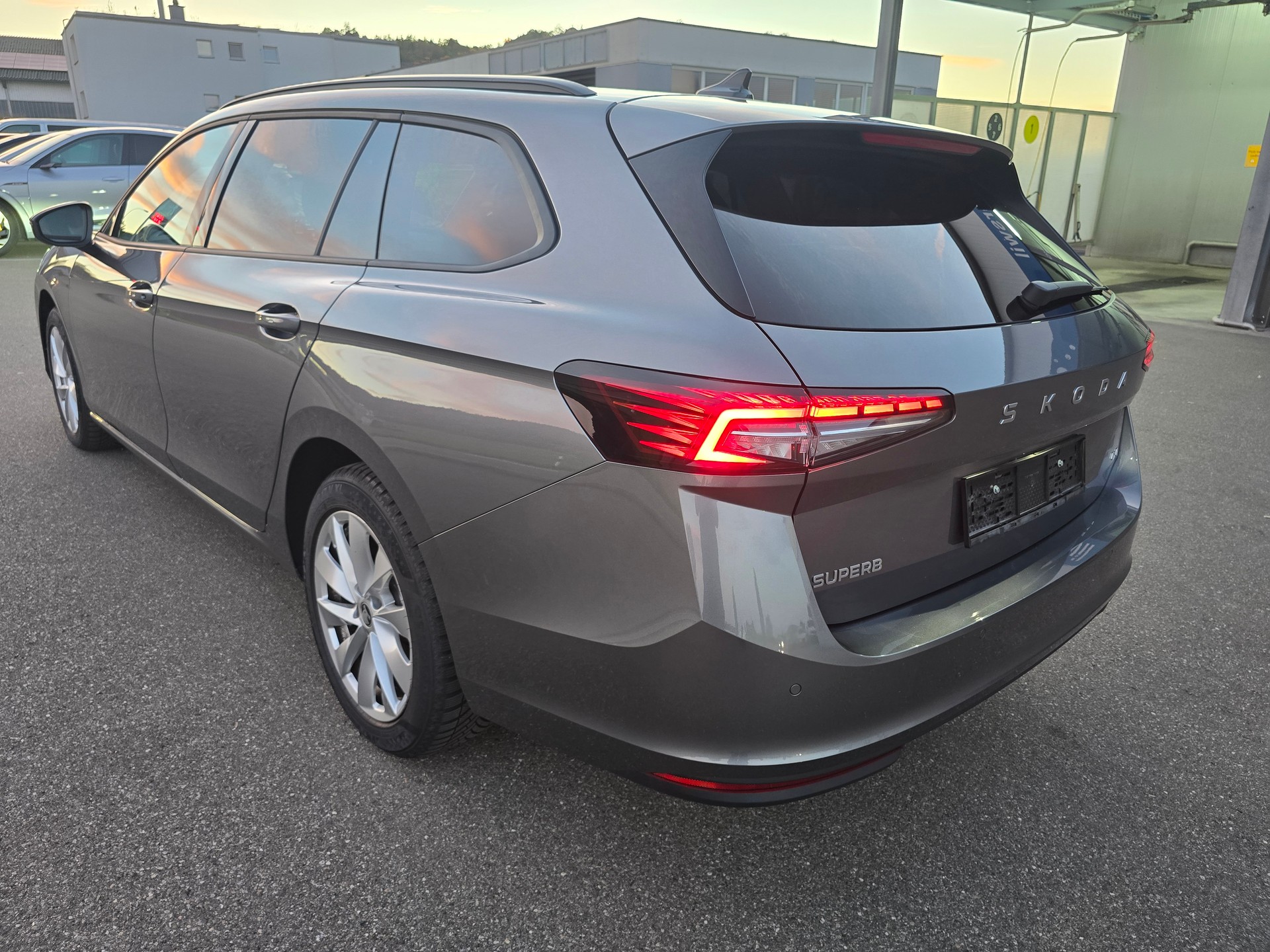 SKODA Superb Combi 2.0 TDi Selection 4x4 DSG-image-3