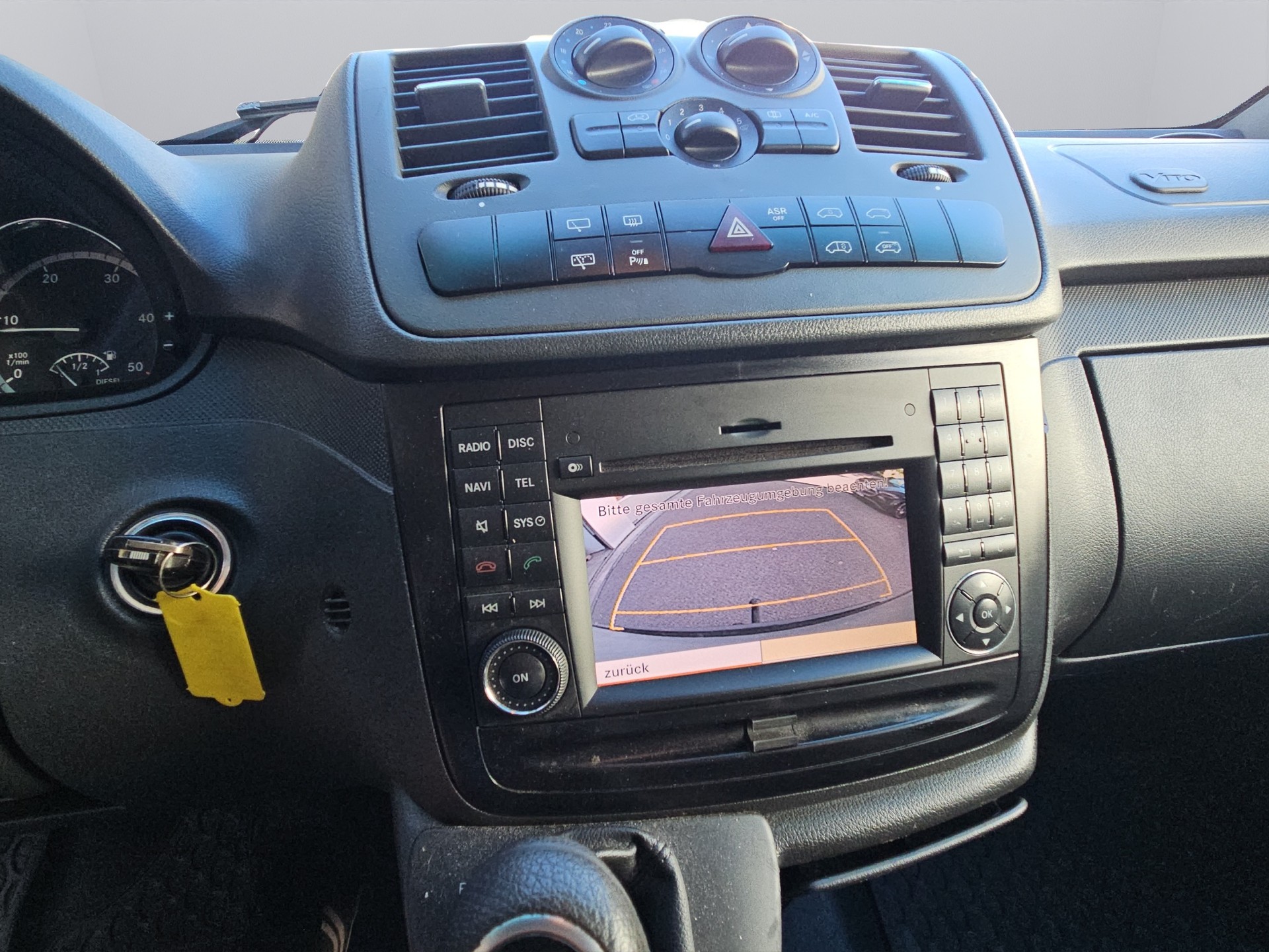 MERCEDES-BENZ Vito 116 CDI Blue Efficiency L 4Matic A-image-10