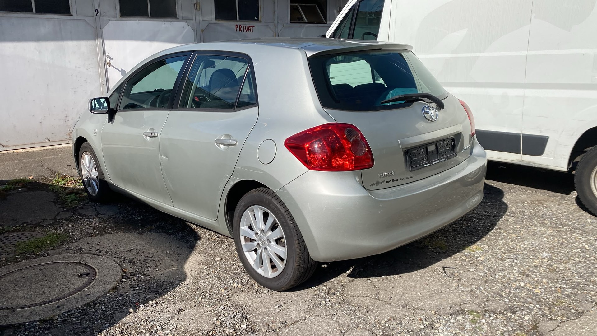 TOYOTA Auris 2.0 D-4D Linea Sol-image-3
