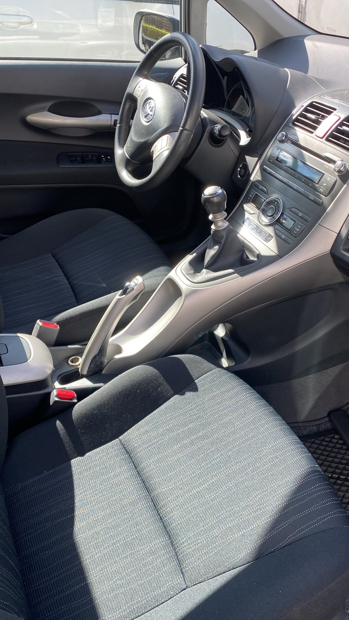 TOYOTA Auris 2.0 D-4D Linea Sol-image-10