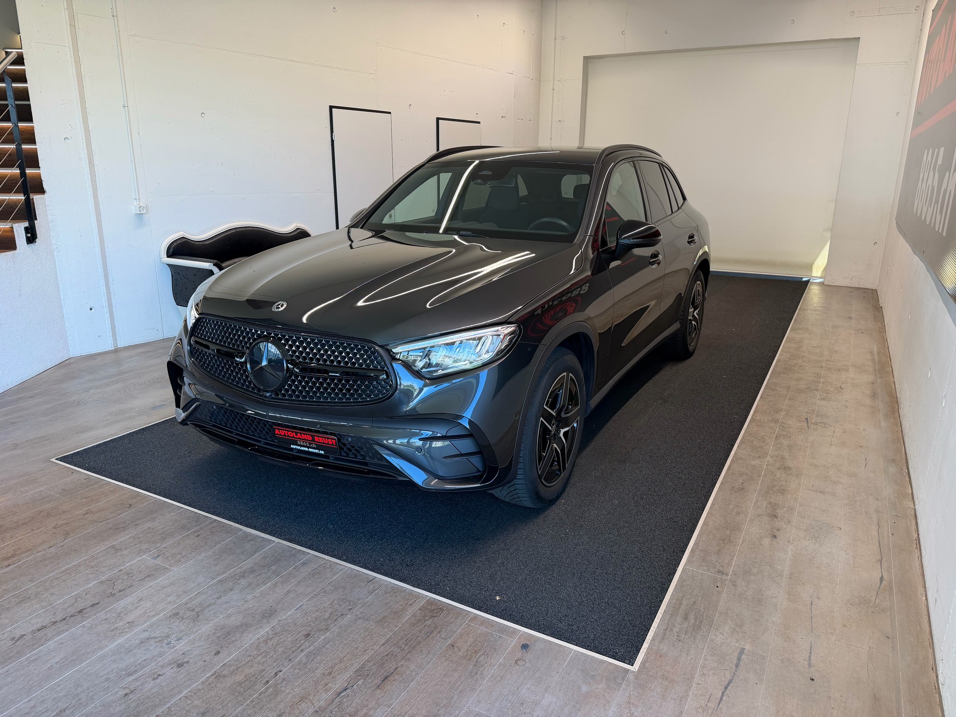 MERCEDES-BENZ GLC 300 d AMG 4Matic 9G-Tronic-showroom-element-2