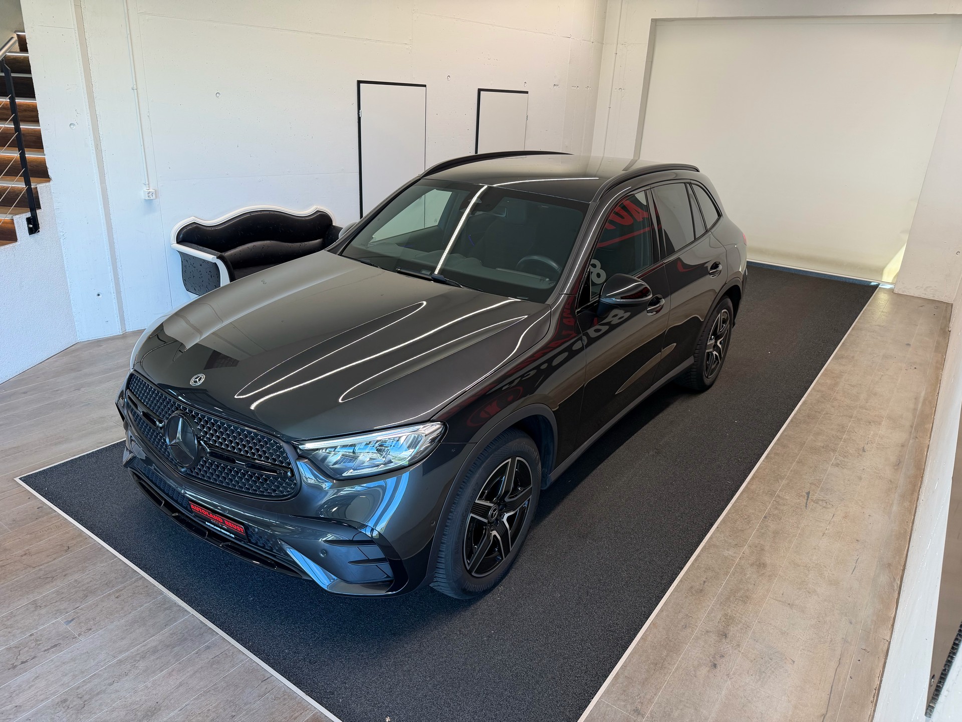 MERCEDES-BENZ GLC 300 d AMG 4Matic 9G-Tronic-showroom-element-3