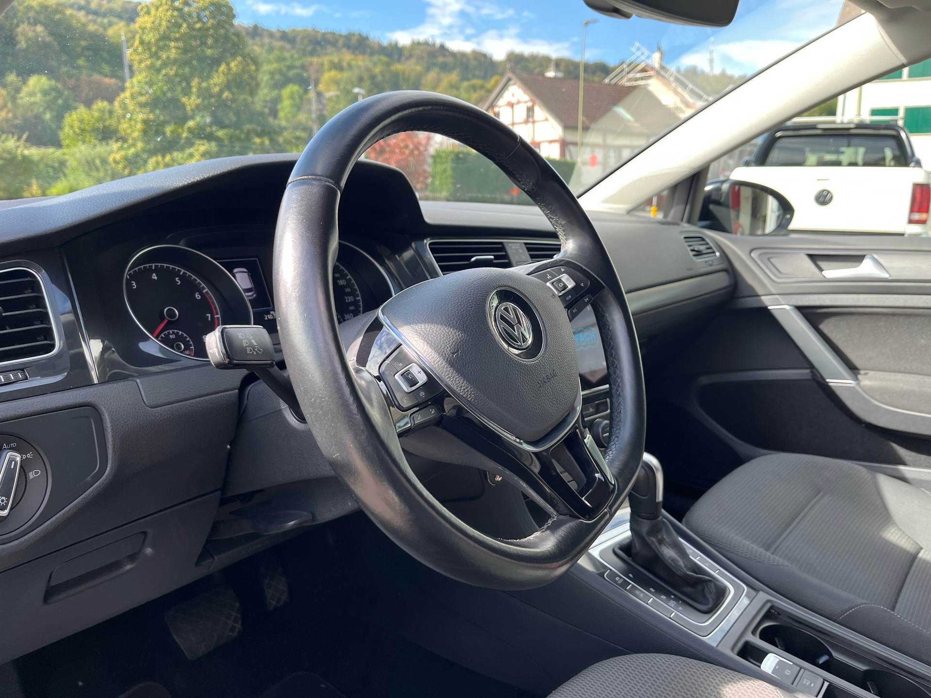 VW Golf 1.5 TSI EVO Comfortline DSG-image-5