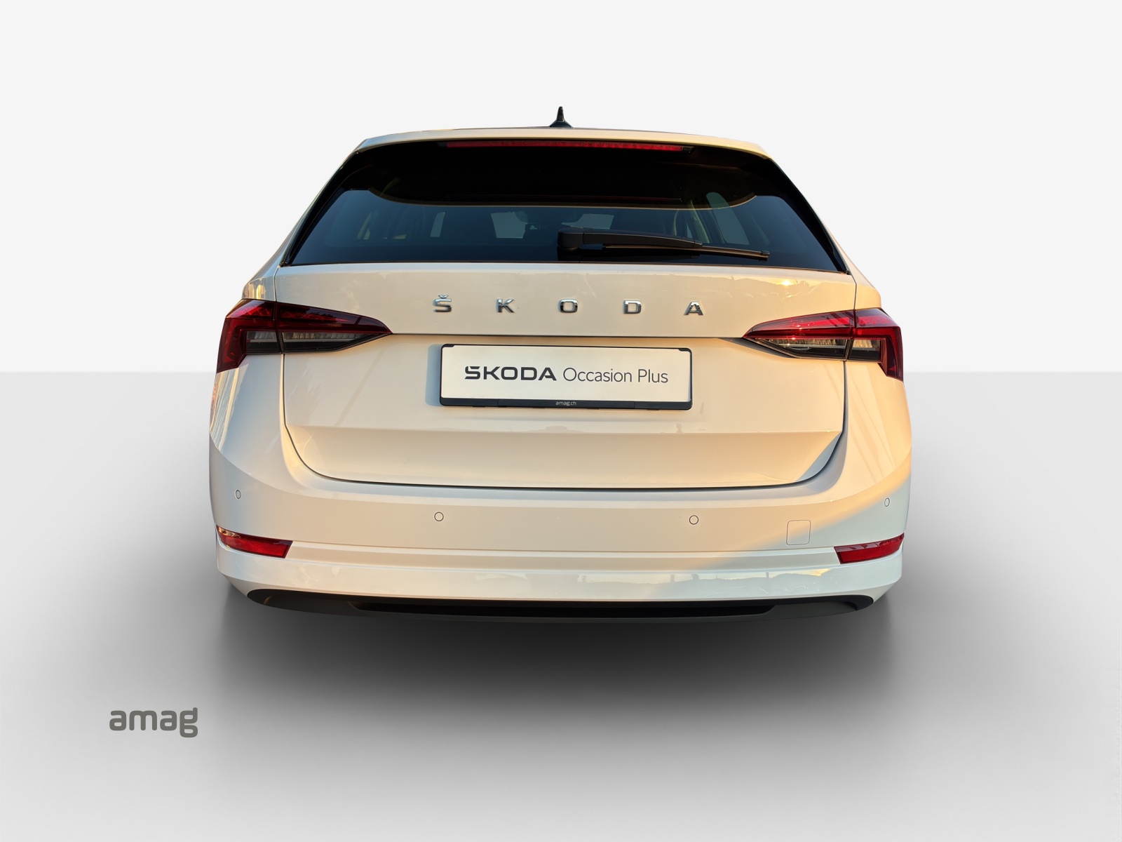SKODA Octavia Combi 2.0 TDI DSG Ambition-image-3