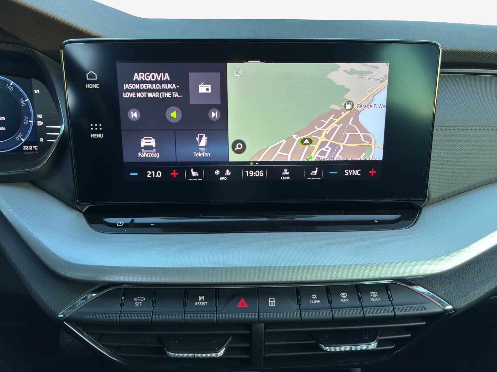 SKODA Octavia Combi 2.0 TDI DSG Ambition-image-10