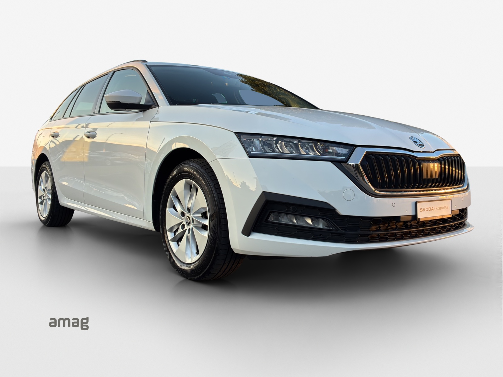 SKODA Octavia Combi 2.0 TDI DSG Ambition-image-5