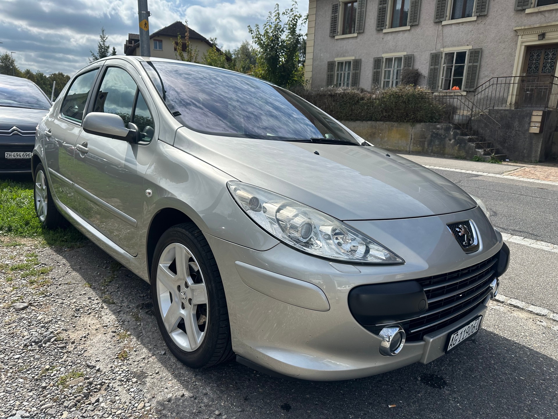 PEUGEOT 307 2.0 16V XSi-image-1