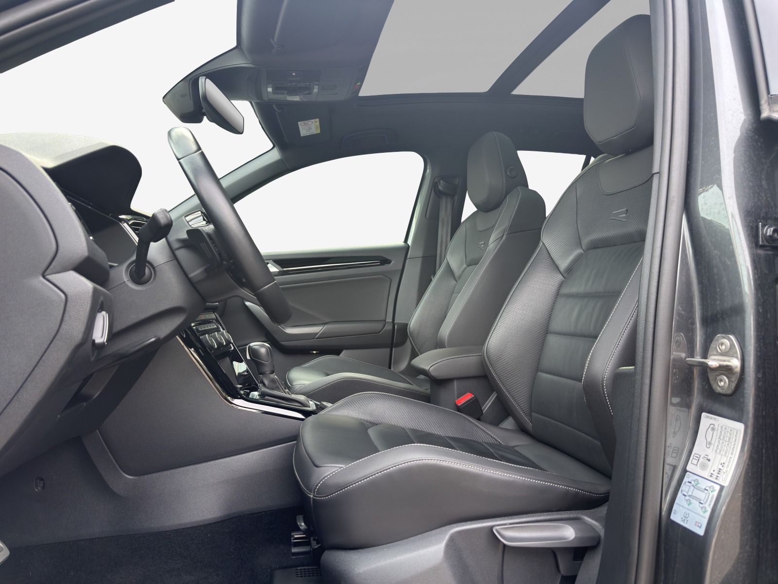 VW T-Roc 2.0 TSI R DSG 4Motion-image-7