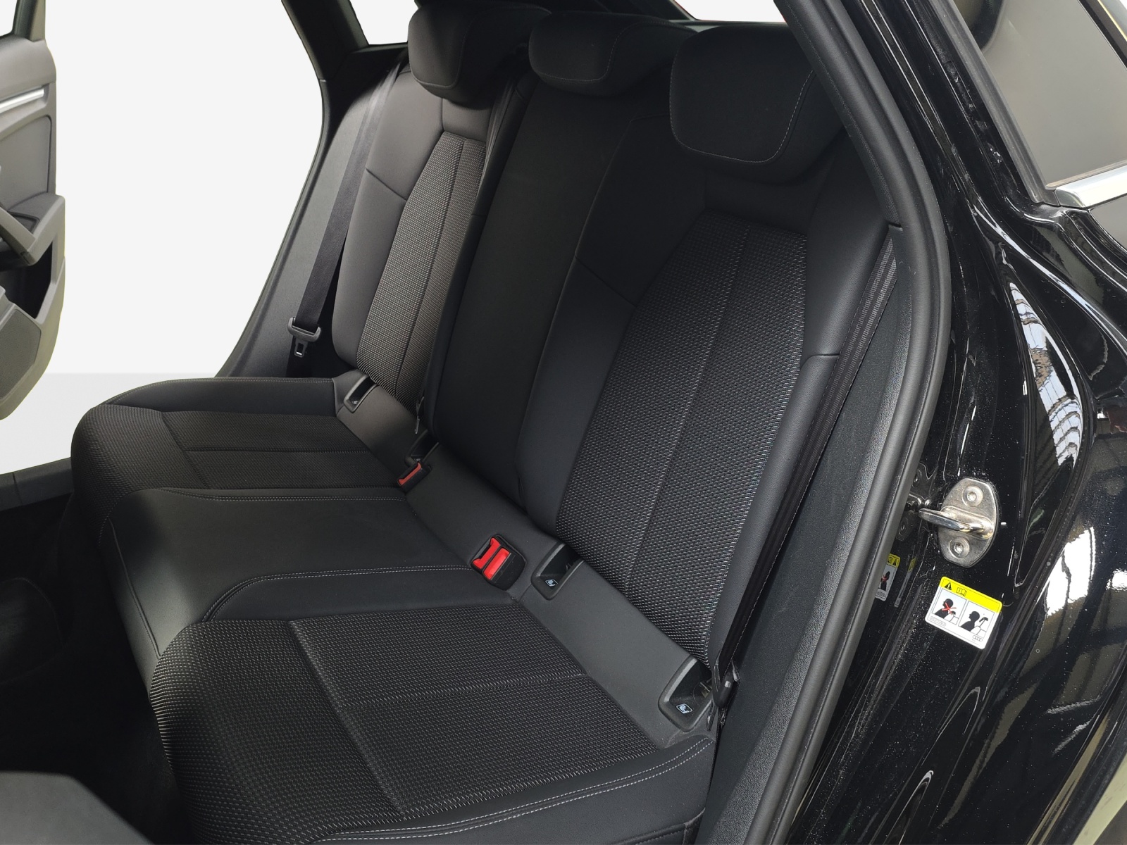 AUDI A3 Sportback 35 TFSI S line Attraction S-tronic-image-11