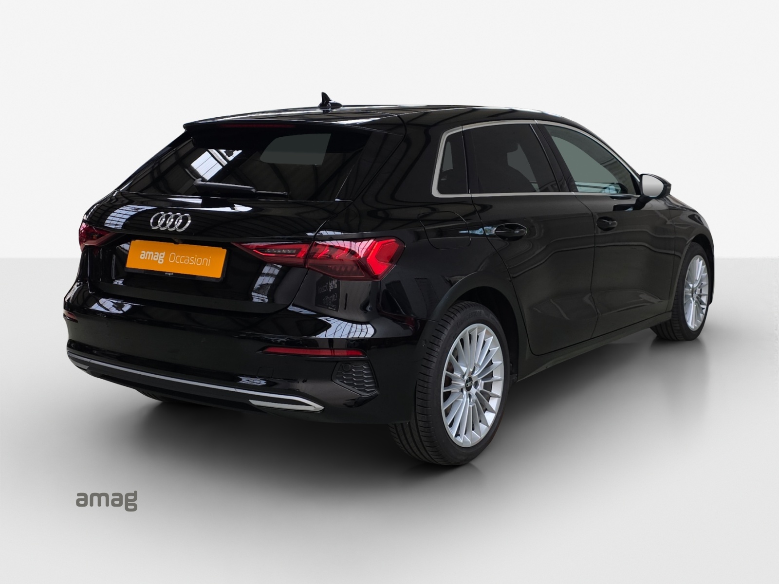 AUDI A3 Sportback 35 TFSI S line Attraction S-tronic-image-4