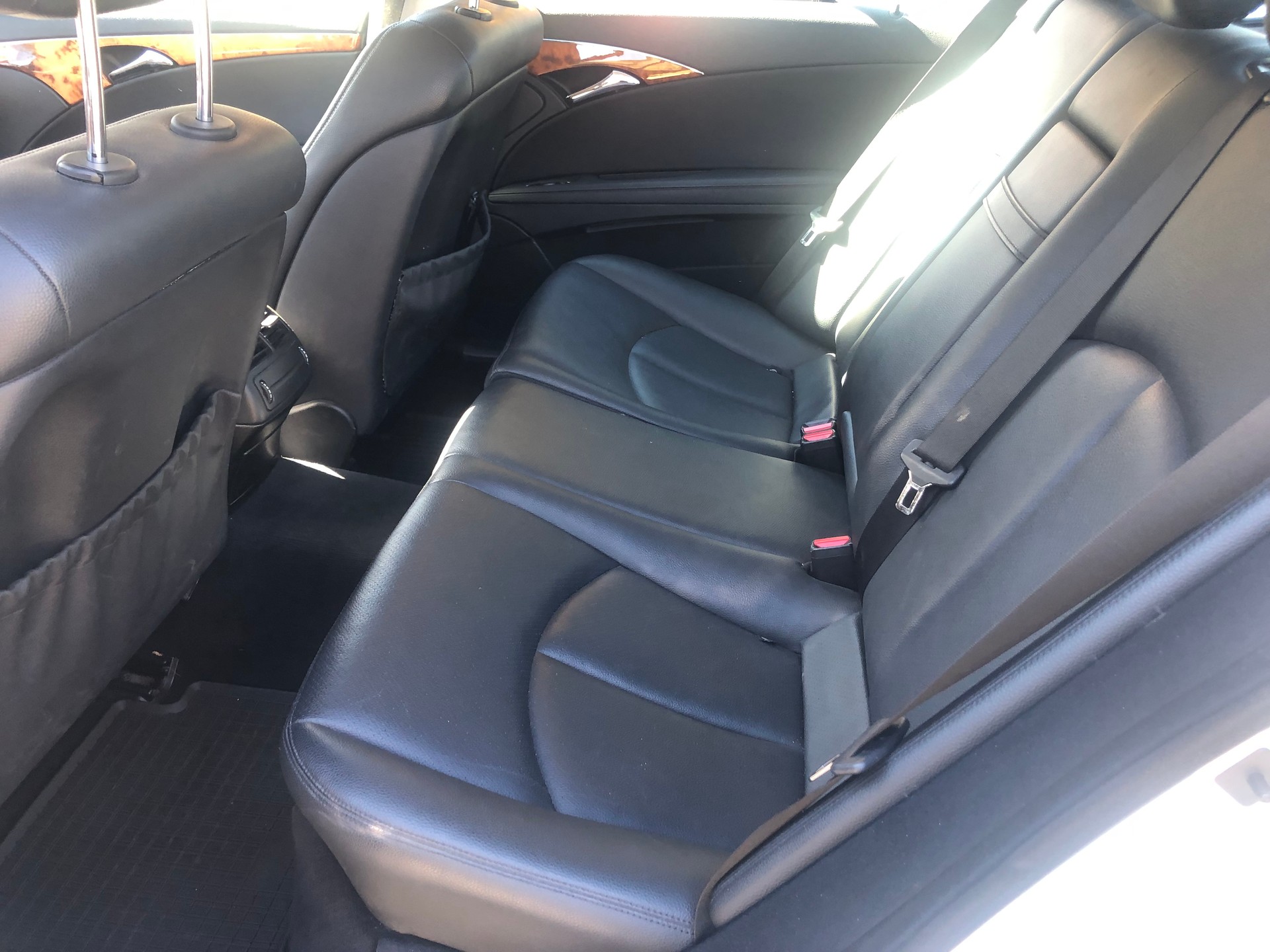 MERCEDES-BENZ E 200 Kompressor-image-4