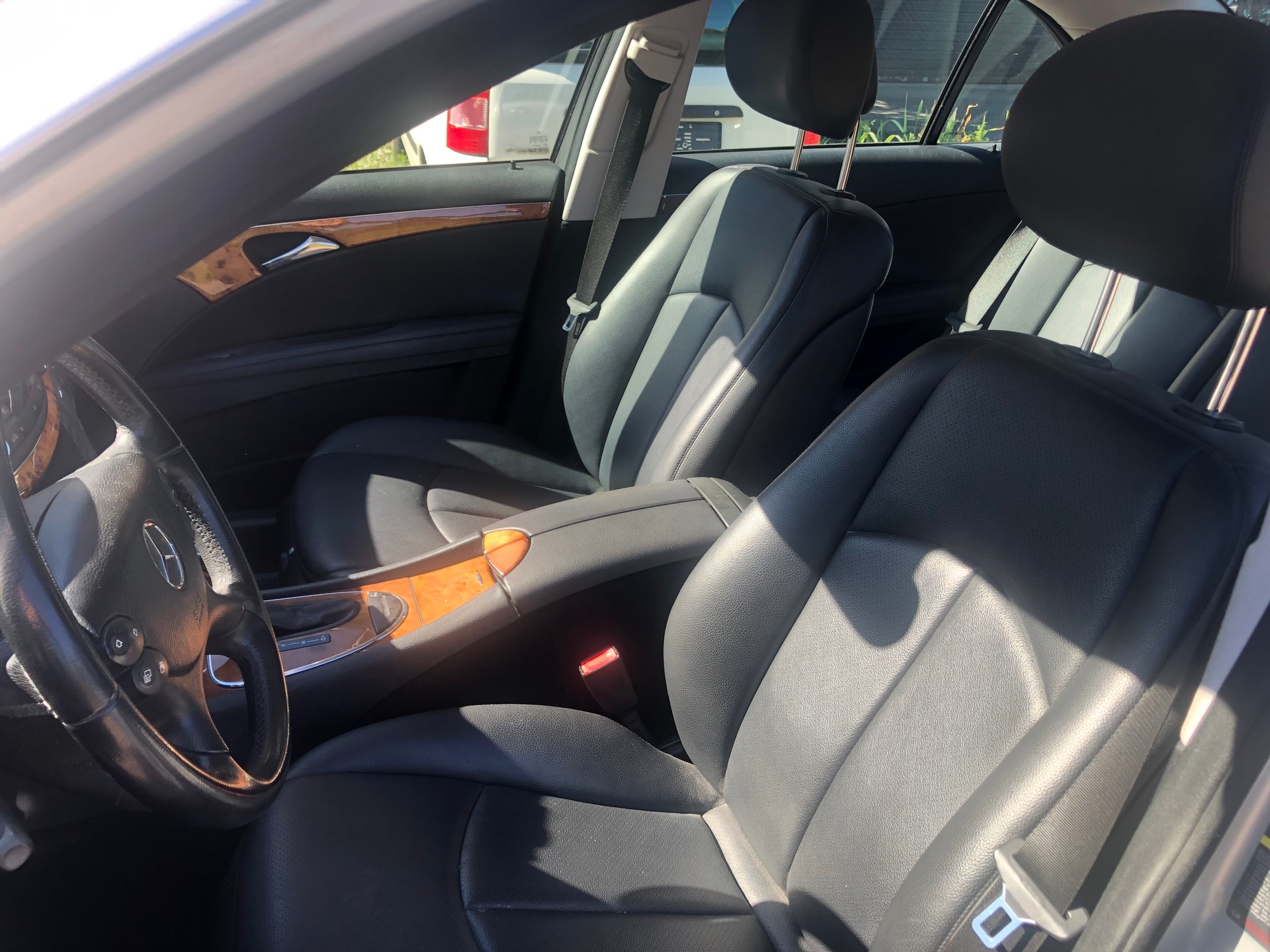MERCEDES-BENZ E 200 Kompressor-image-3