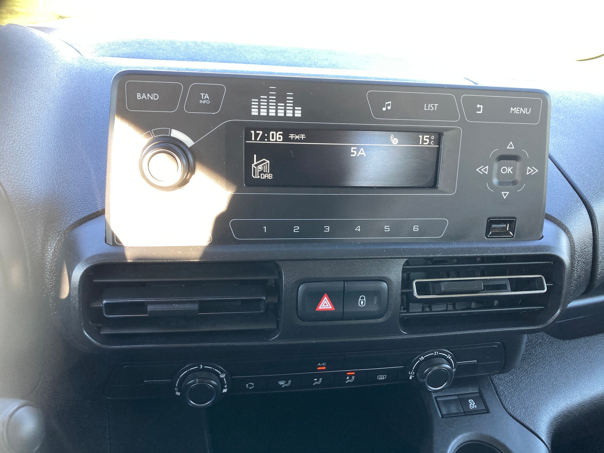 TOYOTA Proace City Verso 1.2 Combi Medium-image-11